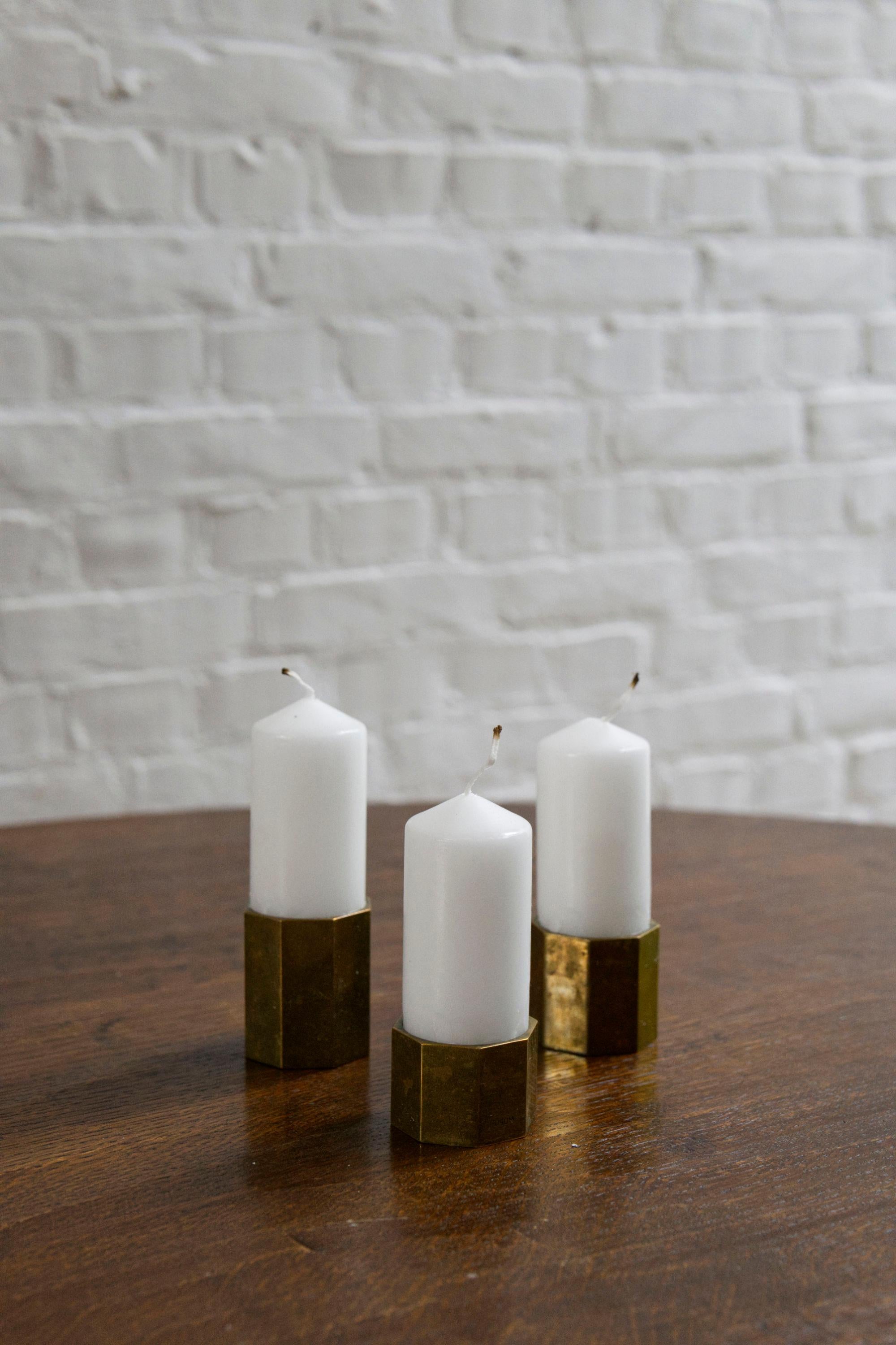 Set of Brass Hexagon Candle Holders by Gusum – Sweden, 1960s

This set of solid brass candle holders by renowned Metallslojden Gusum features a distinctive hexagonal design, combining a geometric design with the timeless elegance of solid brass.