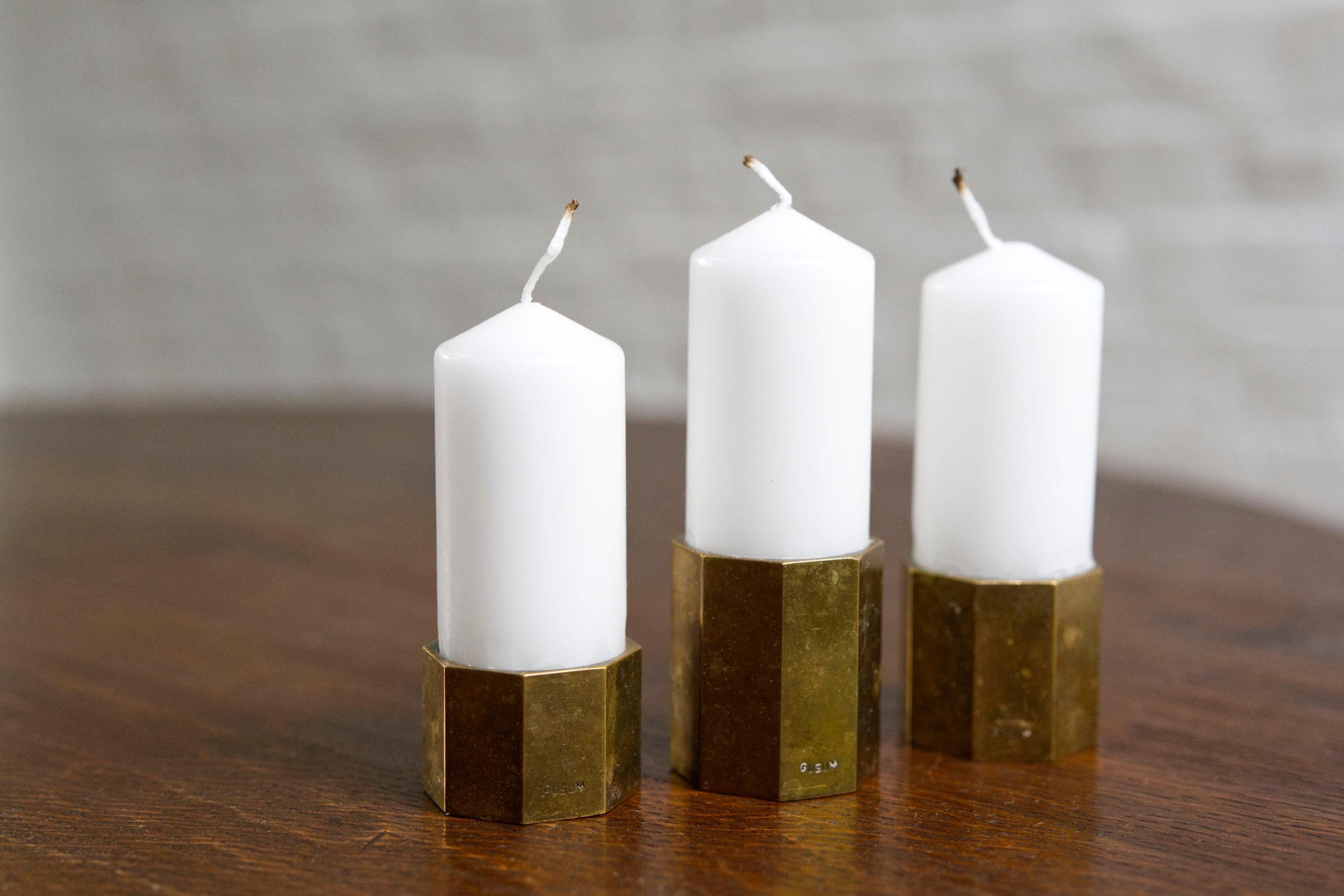 Set of Three Brass Hexagon Candle Holders by Gusum – Sweden, 1960's en venta 1
