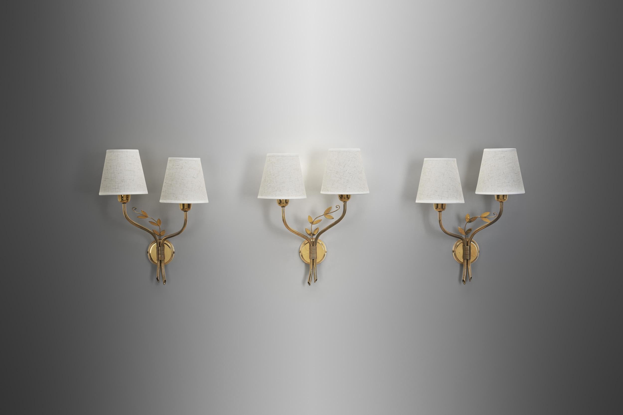 Set of Three Brass Wall Lamps with Decorative Leaves for K&H, Norway circa 1940s In Good Condition In Utrecht, NL