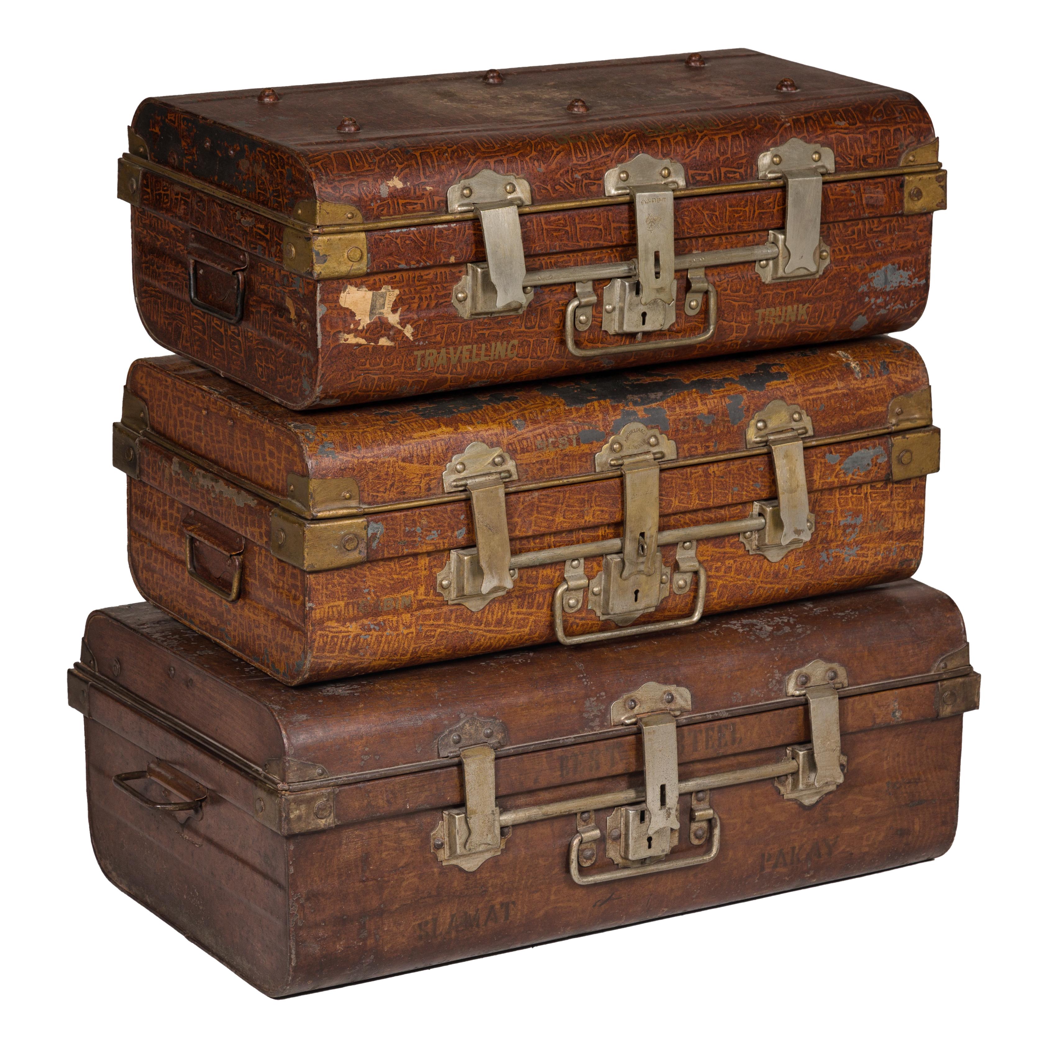Set of Three British 1920s Metal Traveling Trunks for Export with Brass Hardware For Sale 15