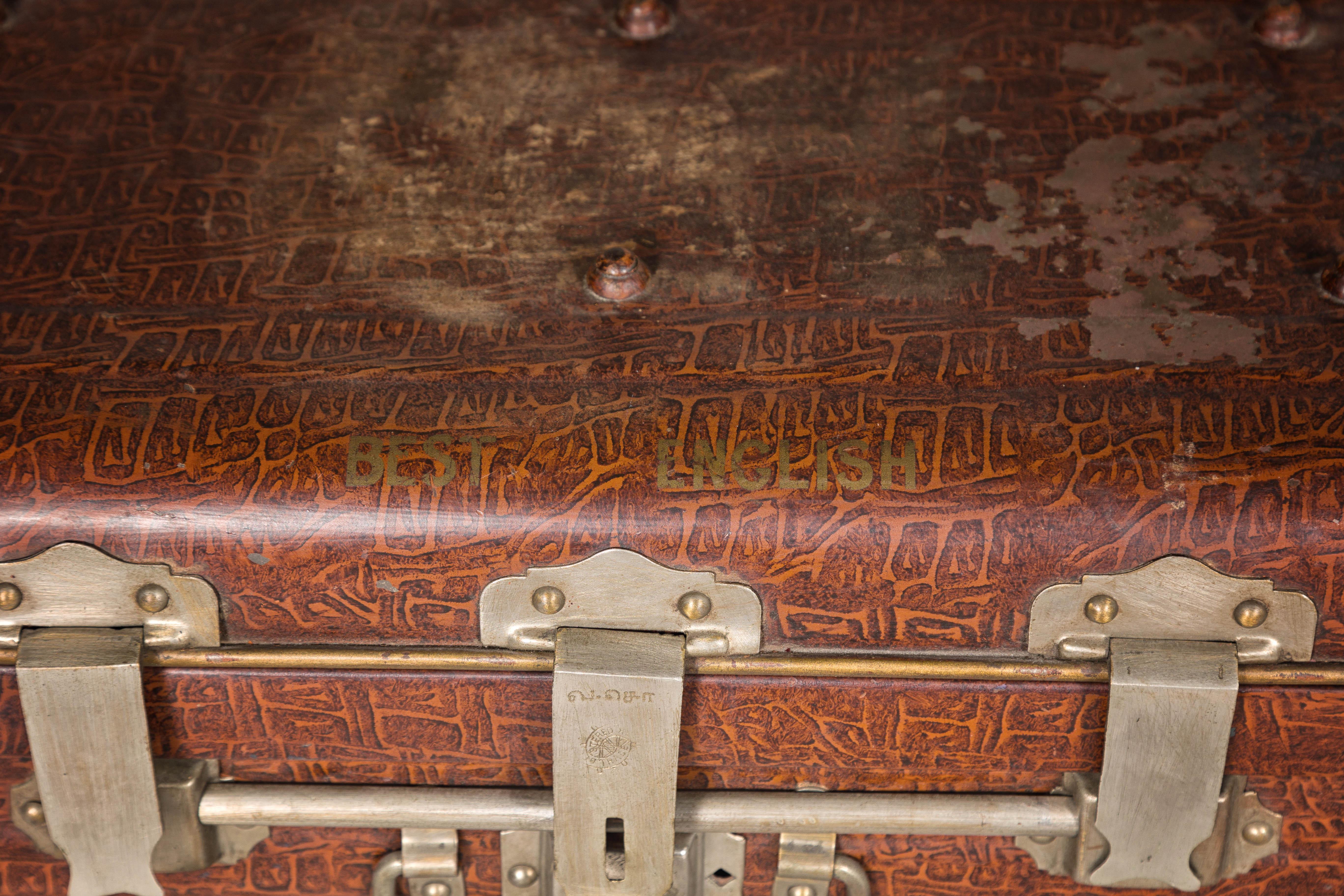 20th Century Set of Three British 1920s Metal Traveling Trunks for Export with Brass Hardware For Sale