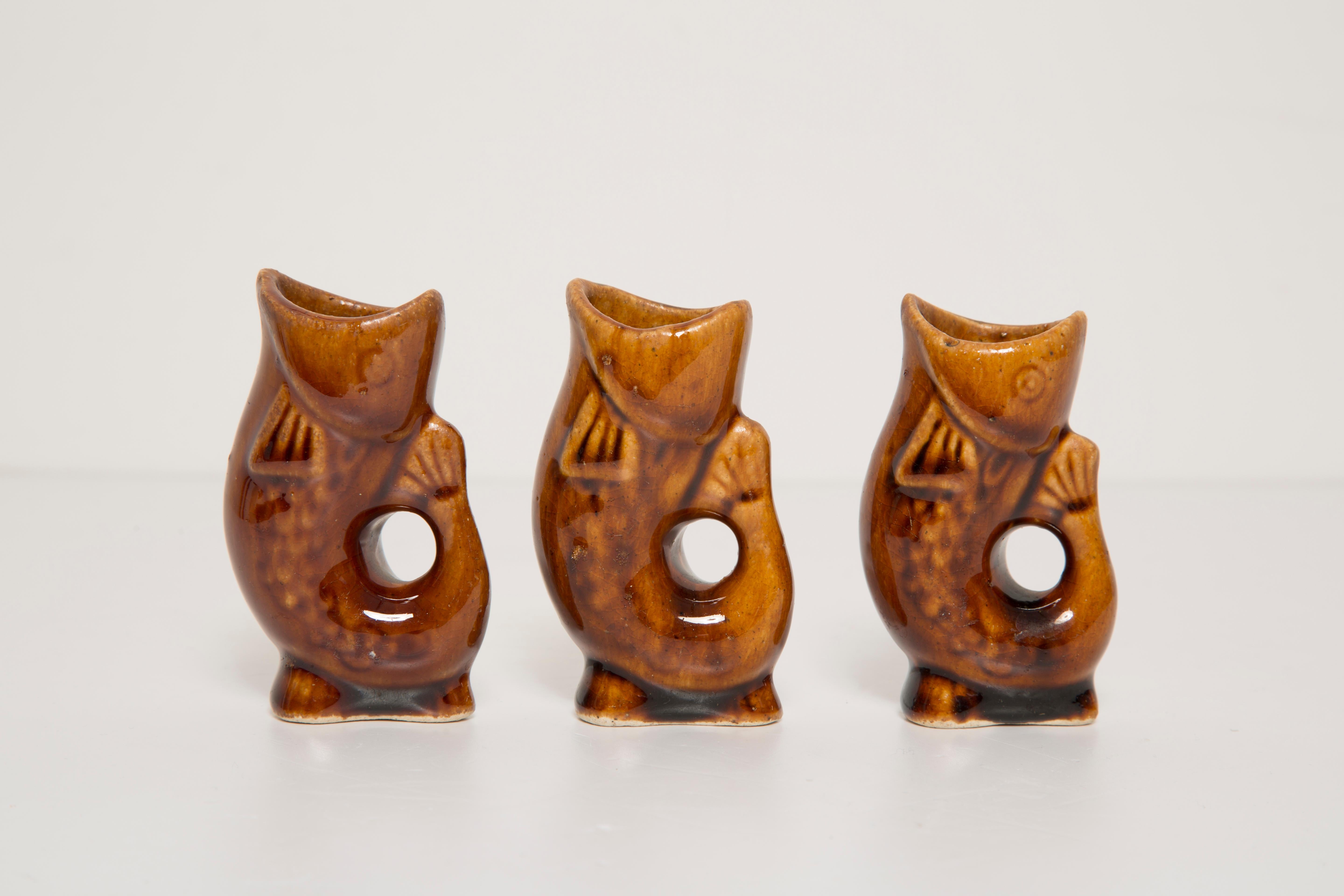 Set of Three Brown Fish Small Glasses, 20th Century, Europe, 1960s For Sale 2