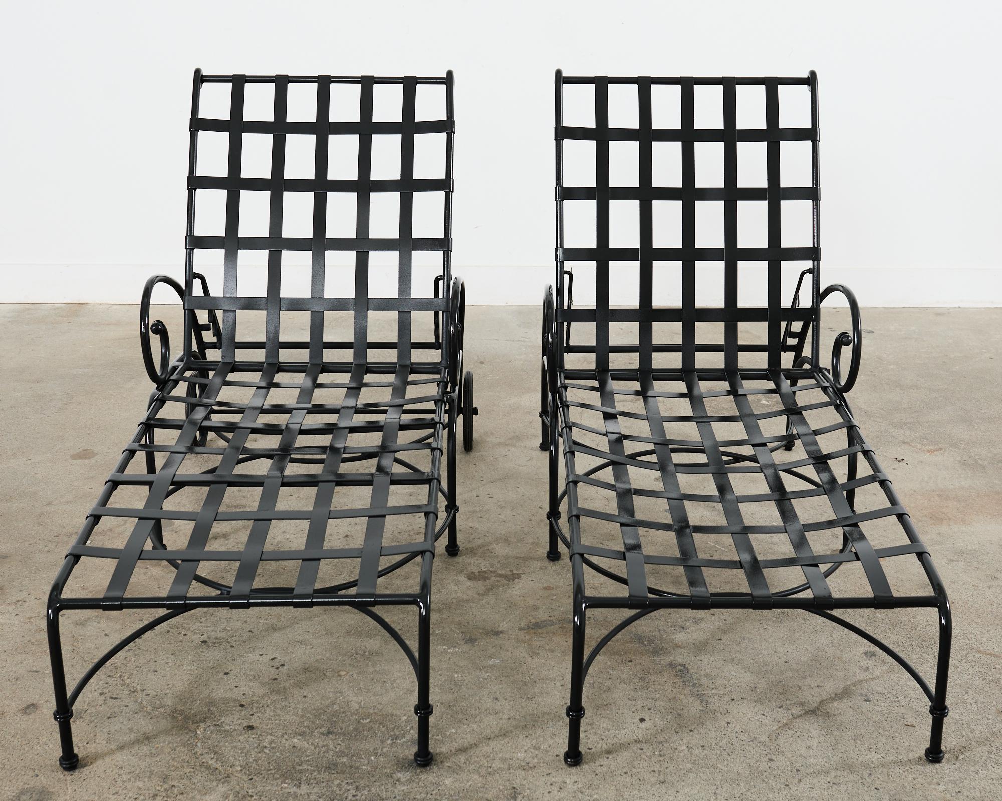 20ième siècle Lot de trois fauteuils de piscine Brown Jordan Florentine en vente