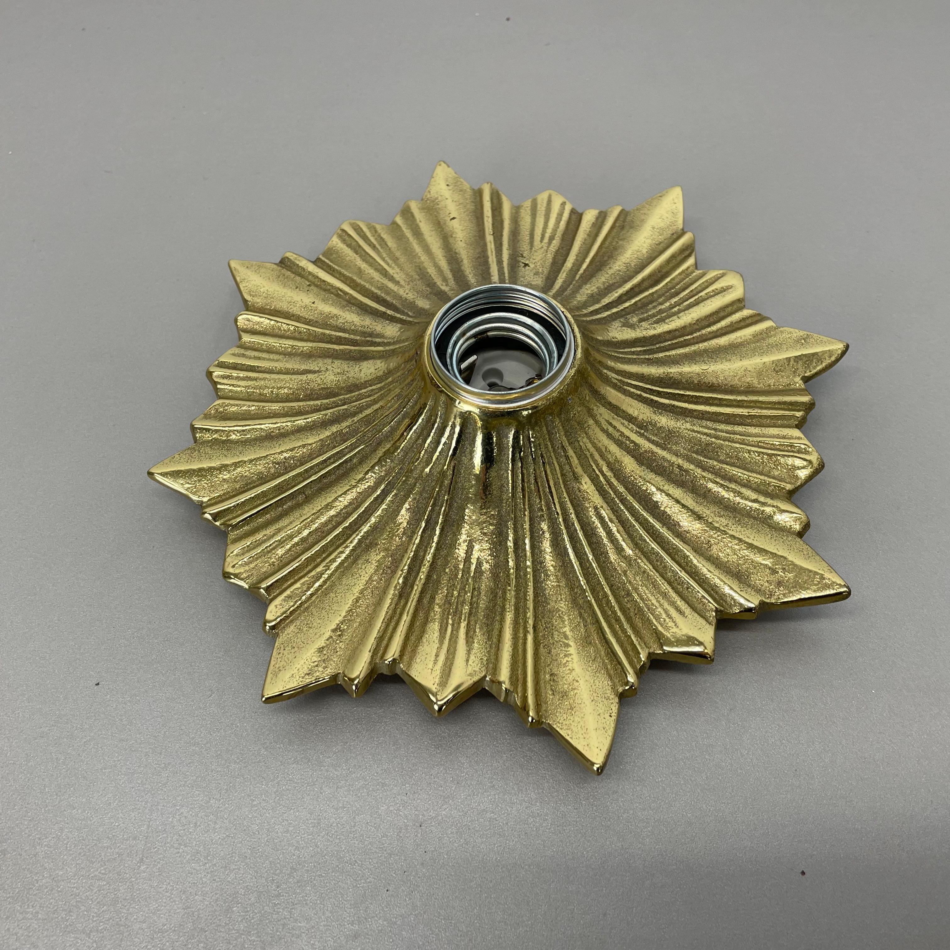 Set of Three Brutalist Bronze Sunburst Wall Ceiling Light Sconces, Italy 1950s For Sale 7