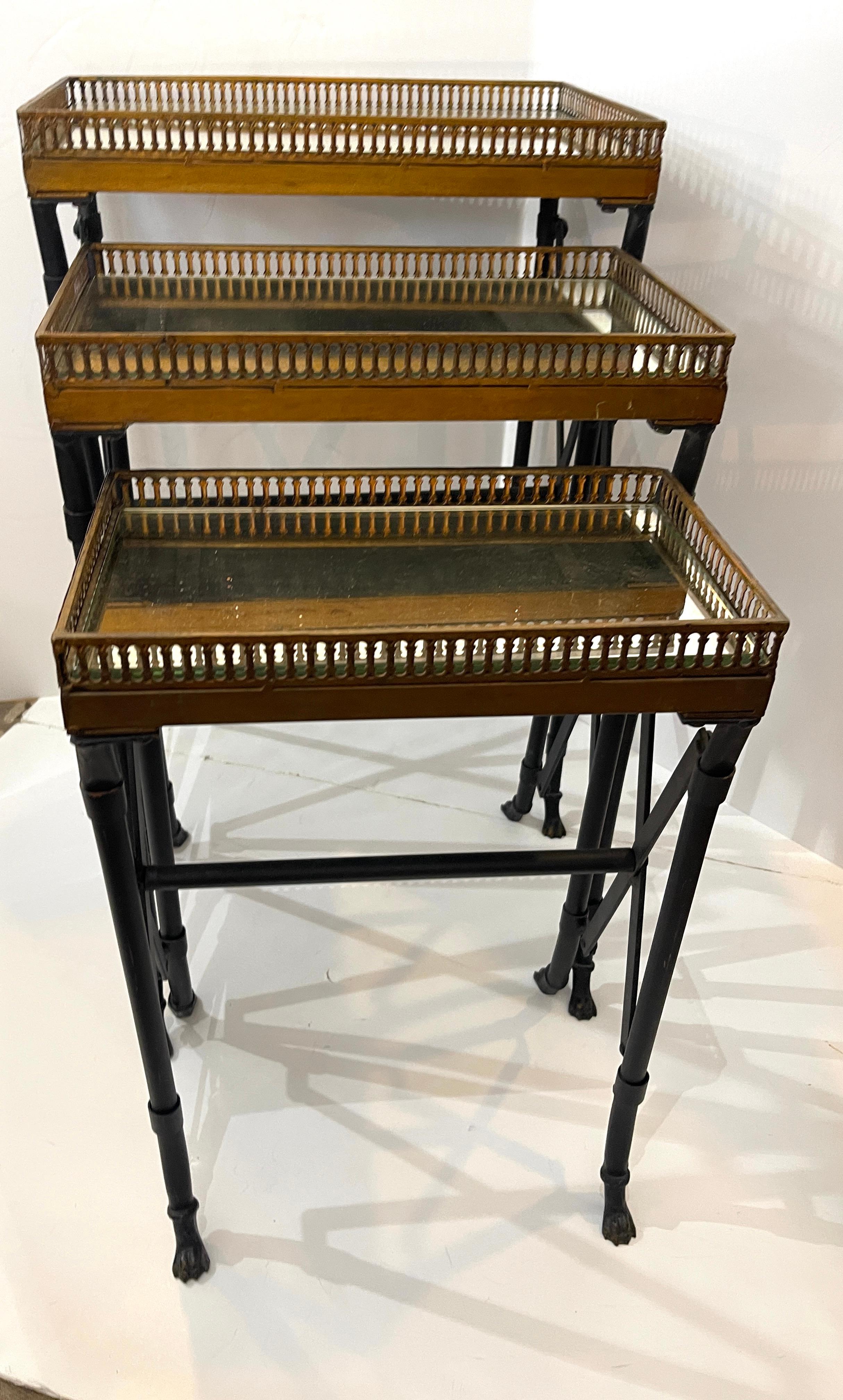 Set of Three Campaign Style Mirrored Top Gallery Nesting Table, France In Good Condition For Sale In West Palm Beach, FL