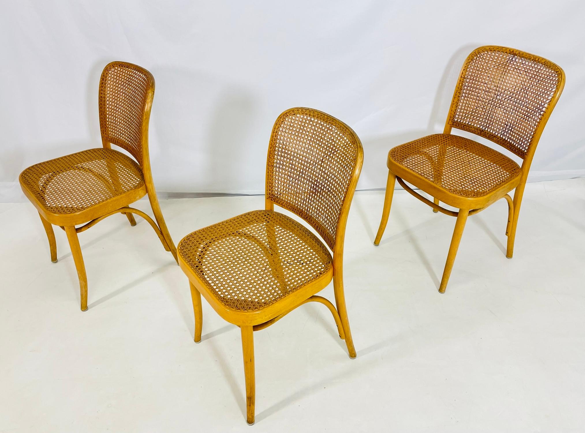 Fait main Ensemble de trois chaises d'appoint en rotin et bois cintré de Loewenstein/Oggo, États-Unis, années 1960 en vente