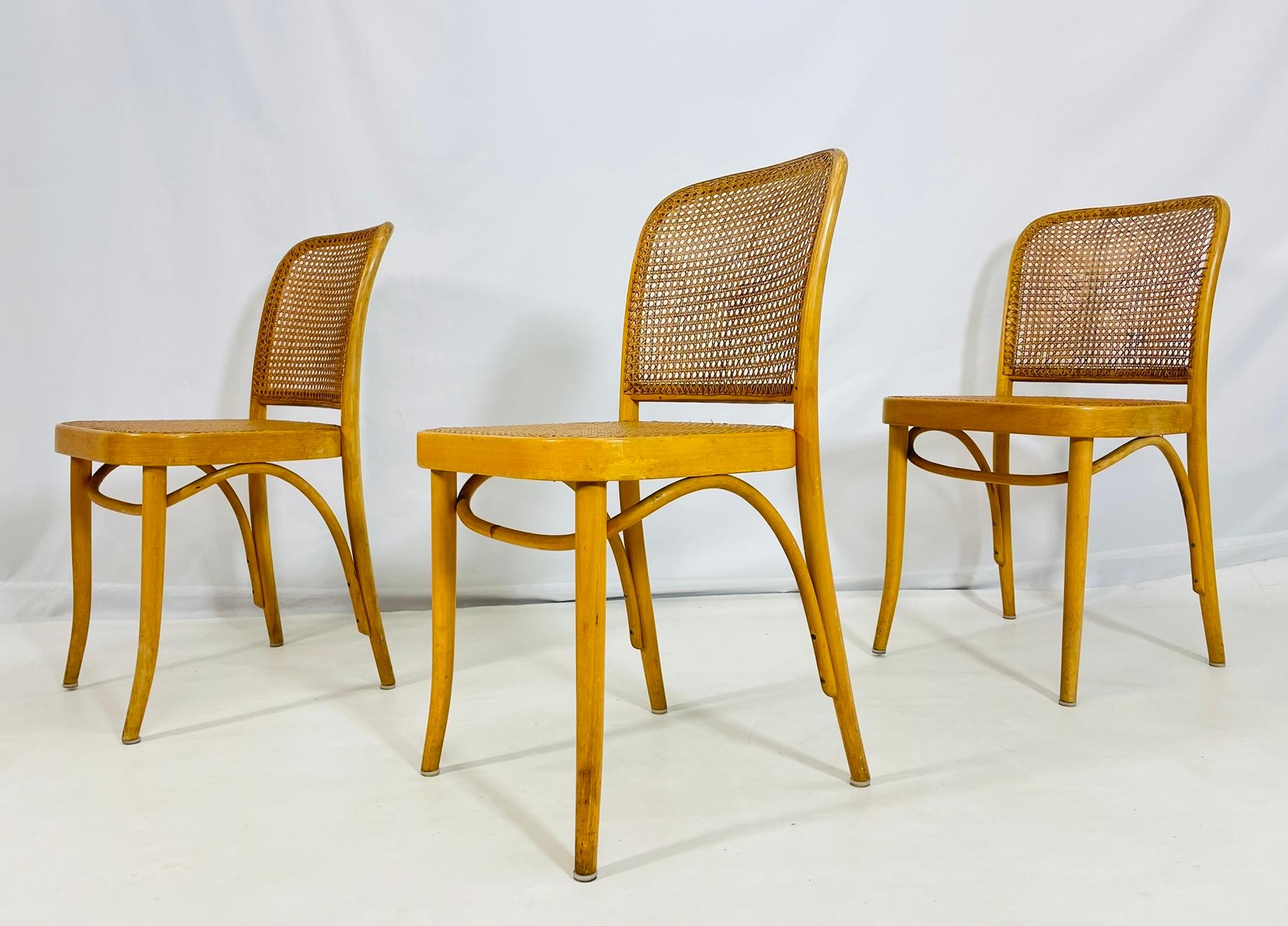 Ensemble de trois chaises d'appoint en rotin et bois cintré de Loewenstein/Oggo, États-Unis, années 1960 Bon état - En vente à Los Angeles, CA