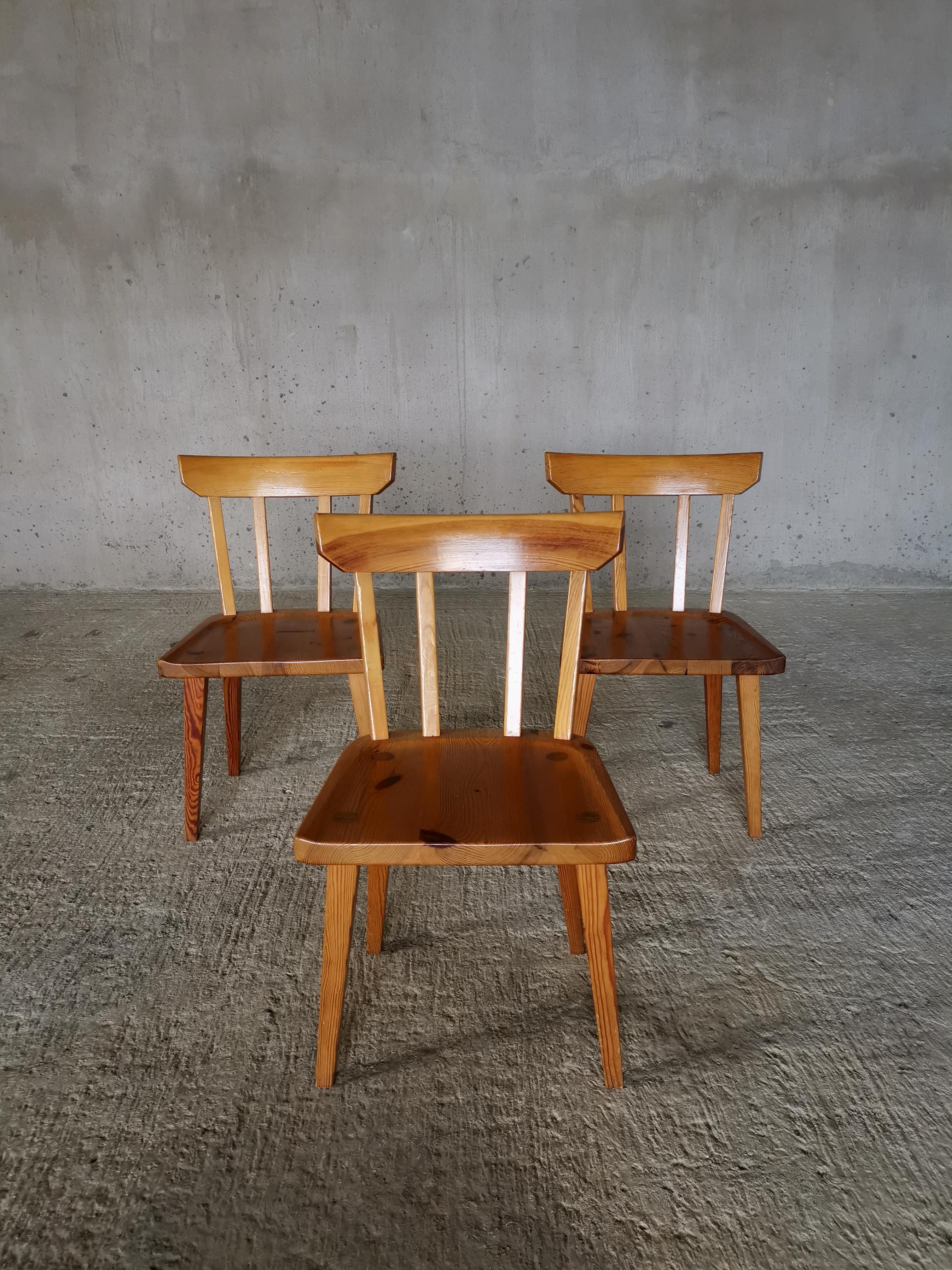 Swedish Set of three Carl Malmsten dining chairs in solid Oregon pine, Sweden 1960s For Sale
