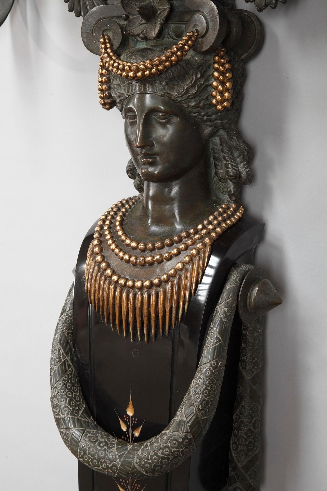 Set von drei Karyatiden-Pflanzgefäßen, G. Servant zugeschrieben, Frankreich, um 1880 (Marmor) im Angebot