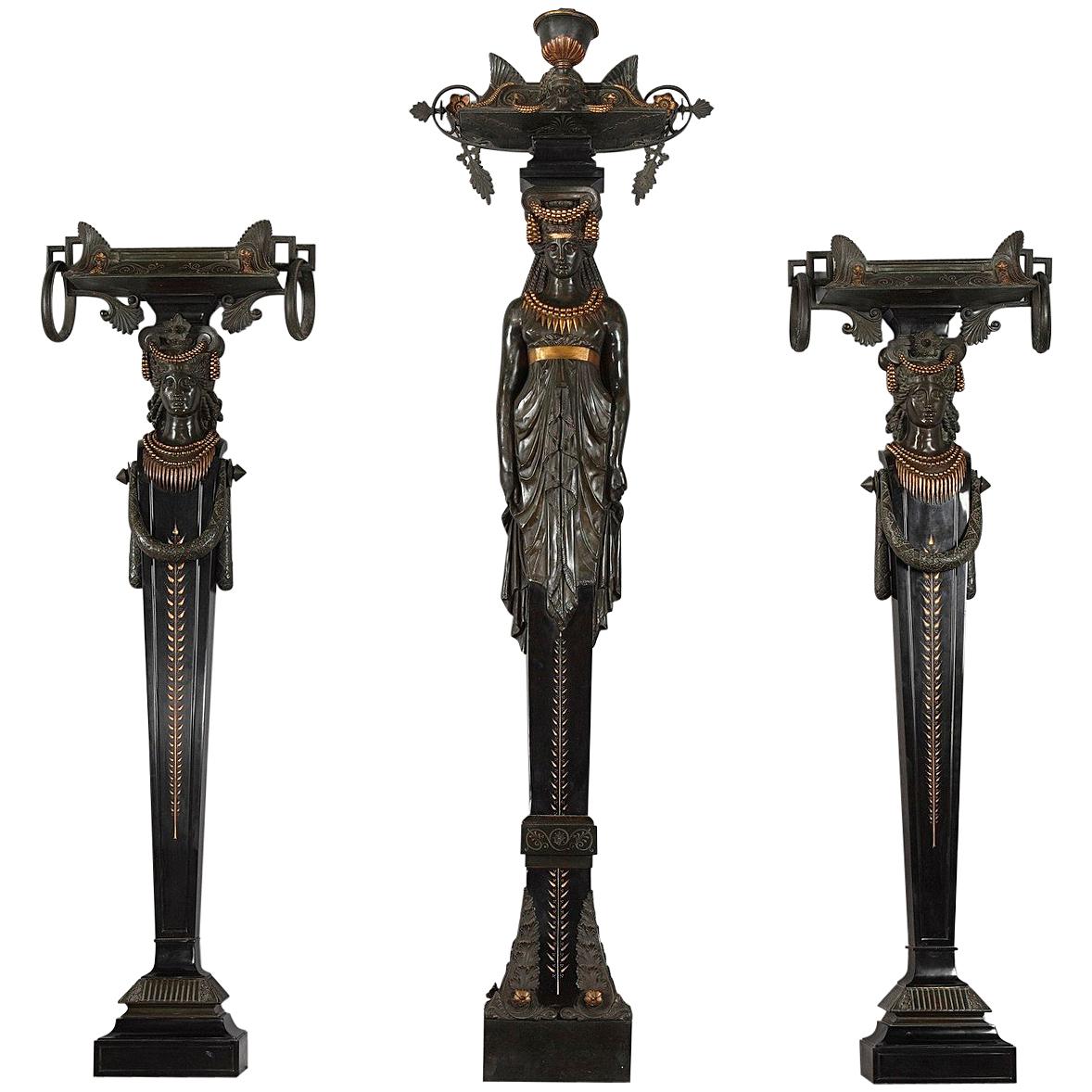 Set von drei Karyatiden-Pflanzgefäßen, G. Servant zugeschrieben, Frankreich, um 1880 im Angebot