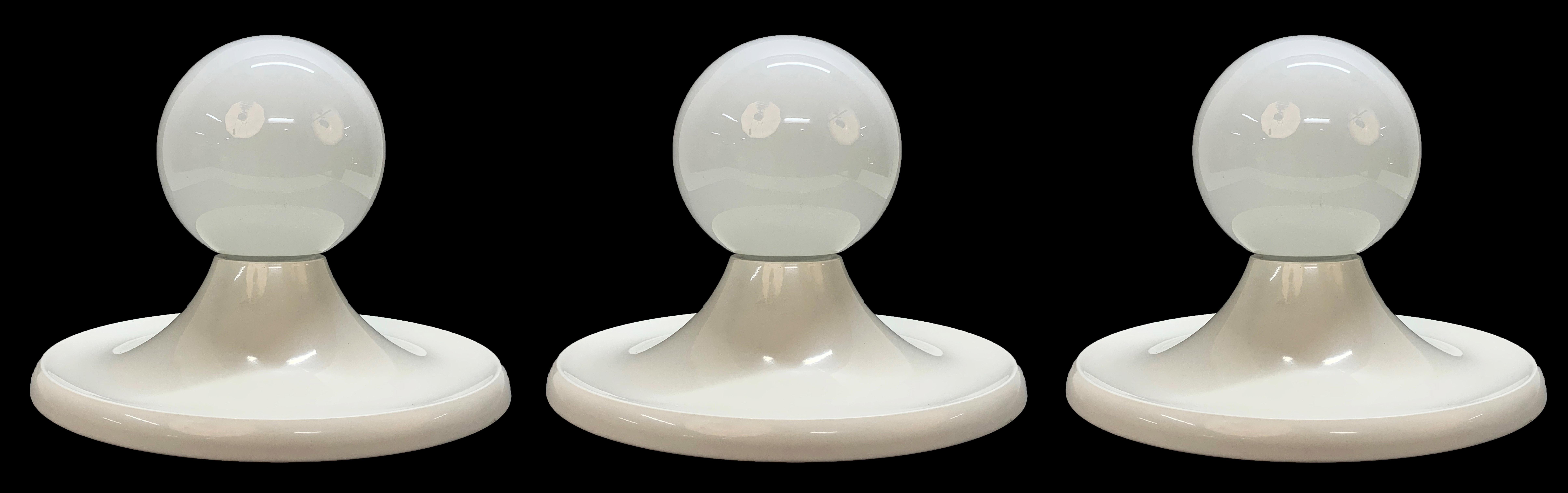 Mid-Century moderno Set di tre sconsigli Castiglioni di metà secolo 