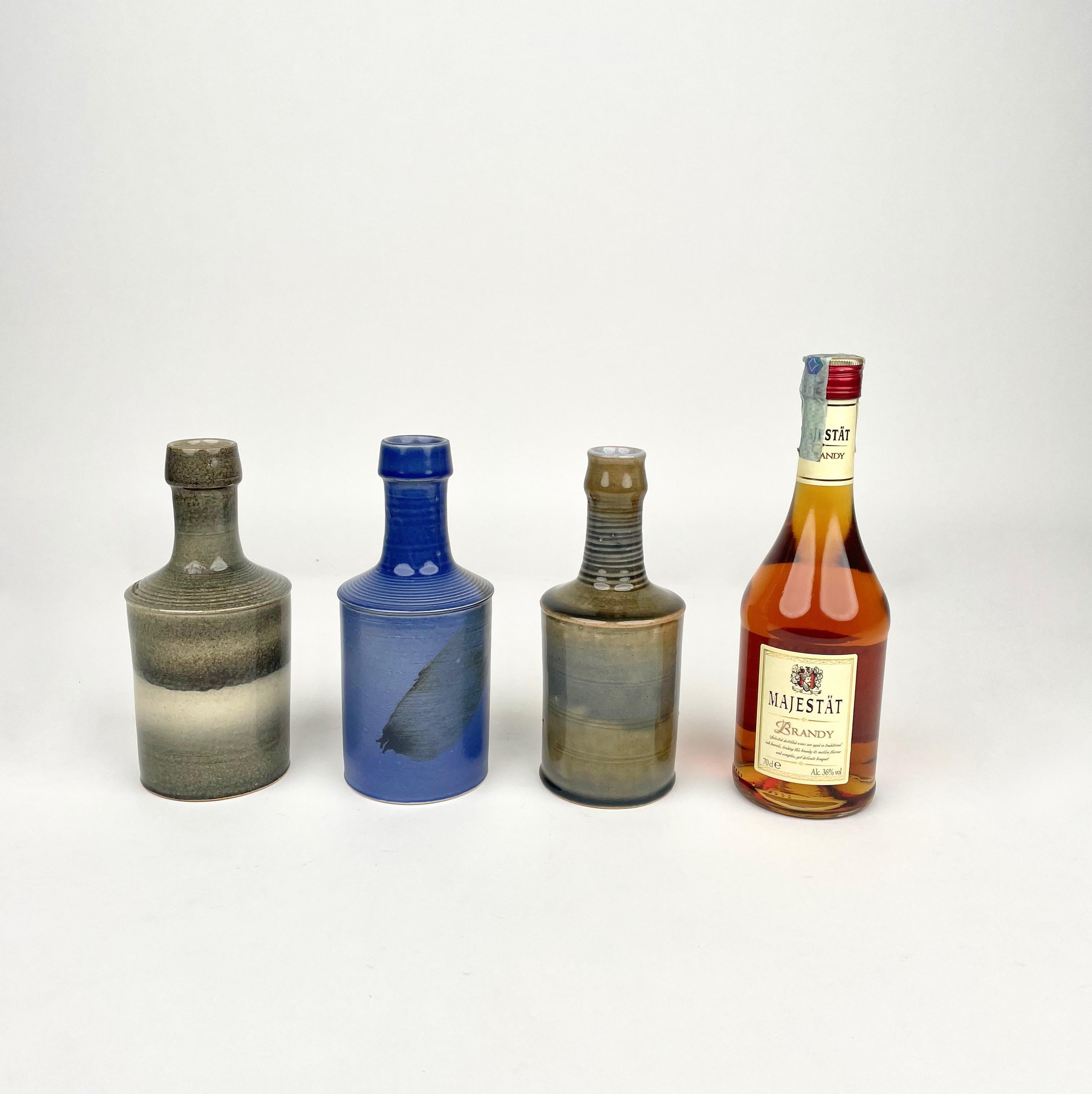 Set of Three Ceramic Vase Bottle Nanni Valentini Laboratorio Pesaro Italy, 1960s For Sale 2
