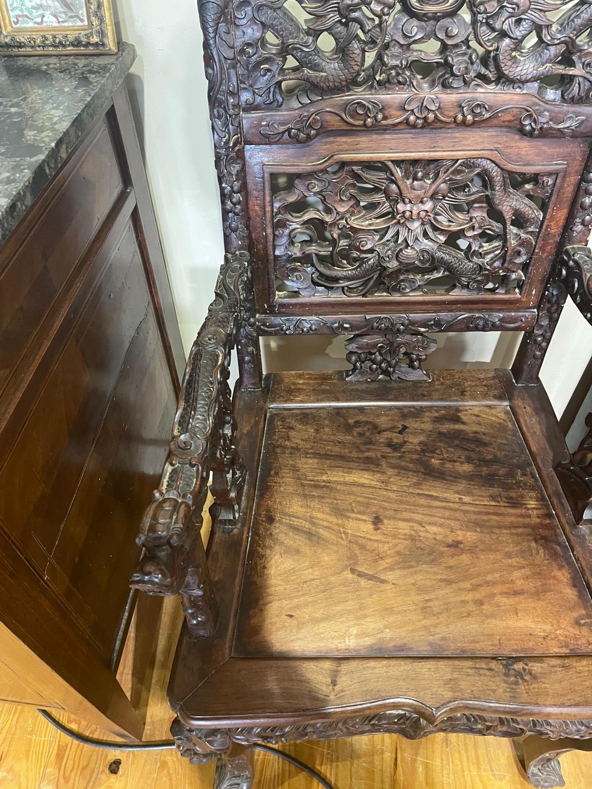 SET OF THREE CHAIRS AND TWO CHINESE ARMCHAIRS end 19th Century For Sale 6