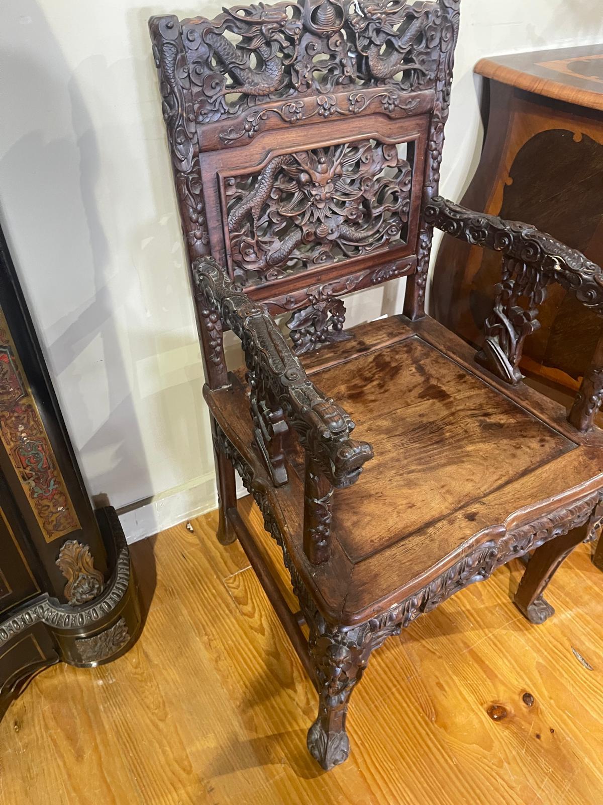 SET OF THREE CHAIRS AND TWO CHINESE ARMCHAIRS end 19th Century For Sale 1