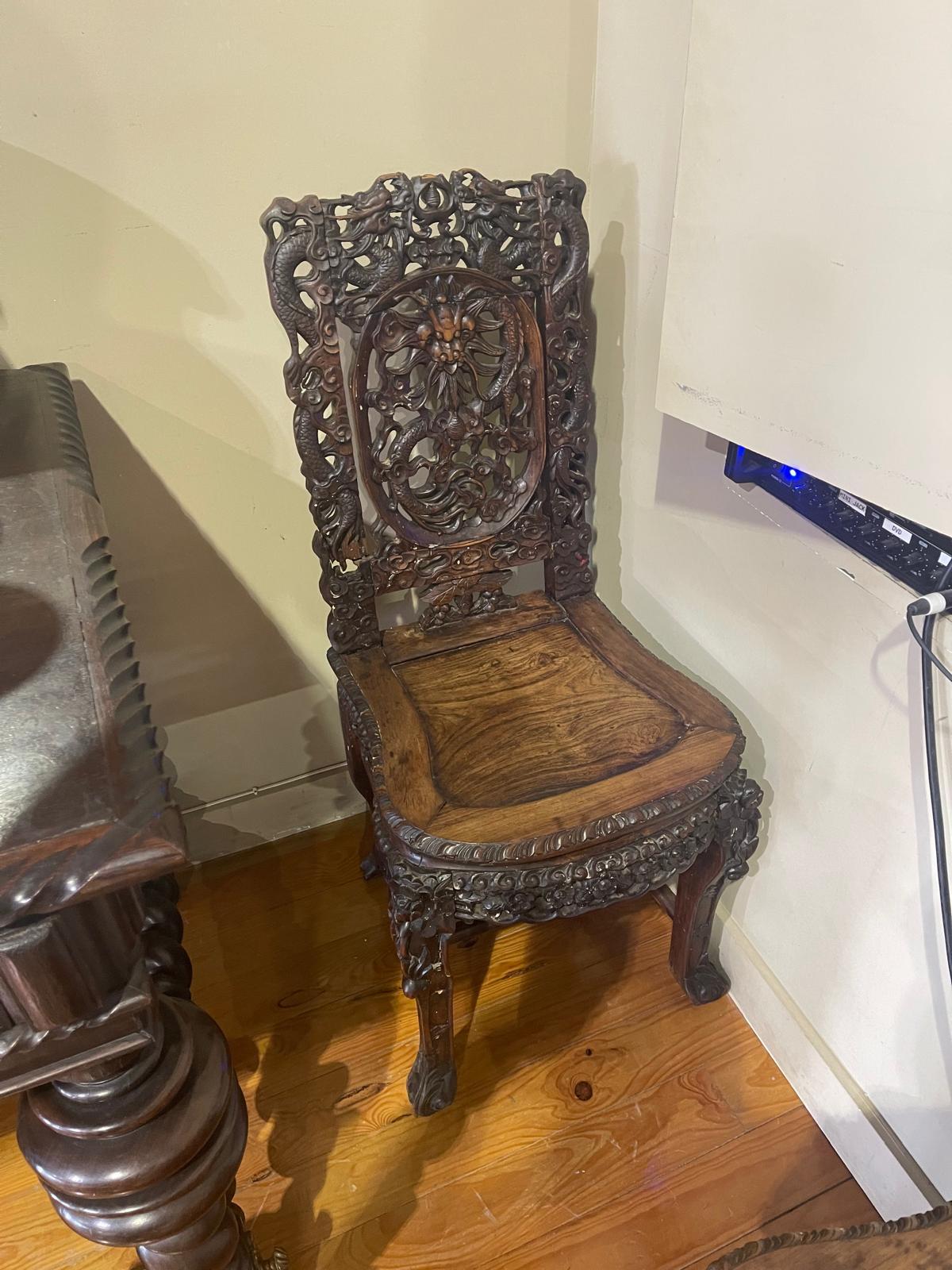 SET OF THREE CHAIRS AND TWO CHINESE ARMCHAIRS end 19th Century For Sale 3