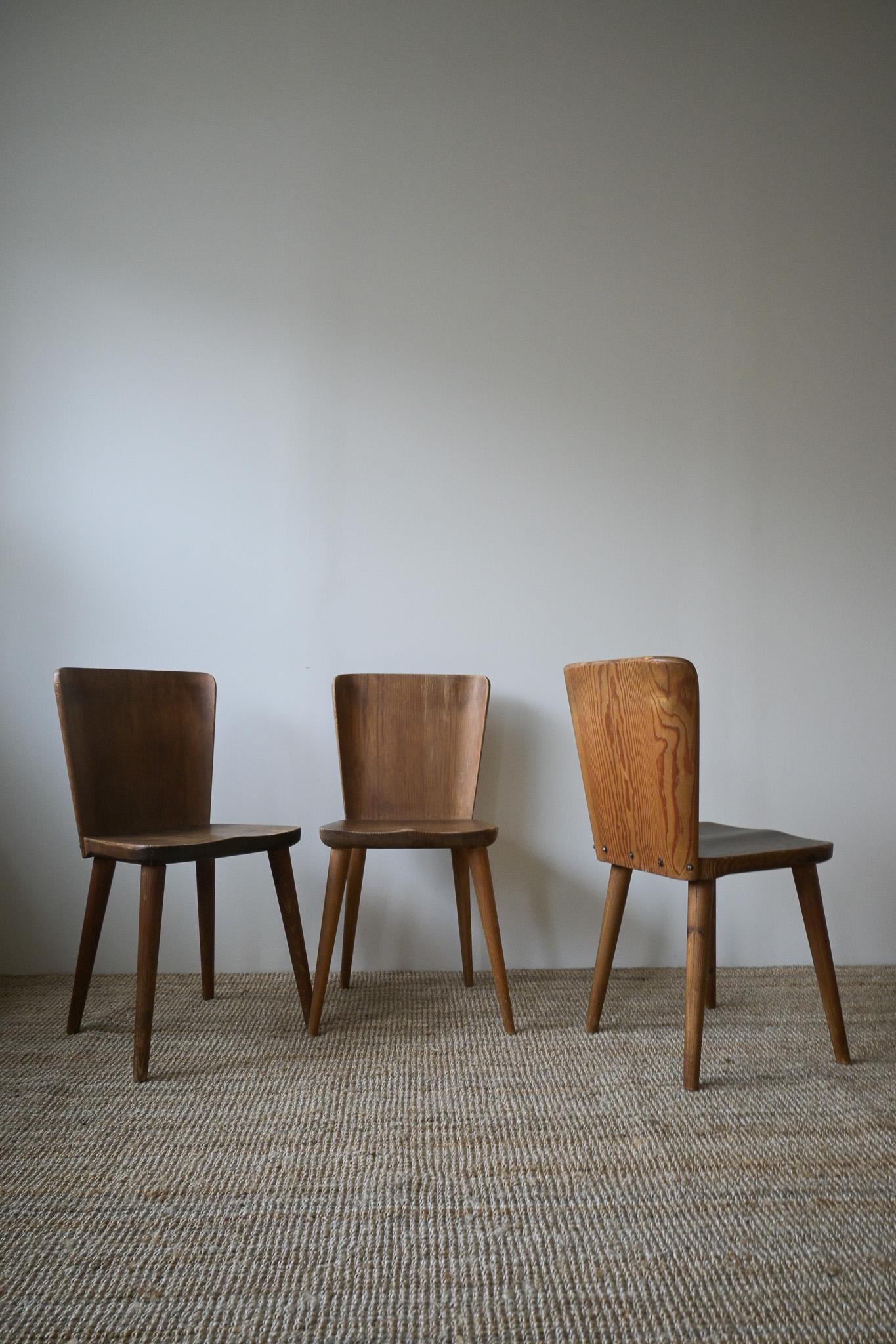 Ensemble de trois chaises par Göran Malmvall, Karl Andersson & Söner, ca 1940 Suède en vente 2
