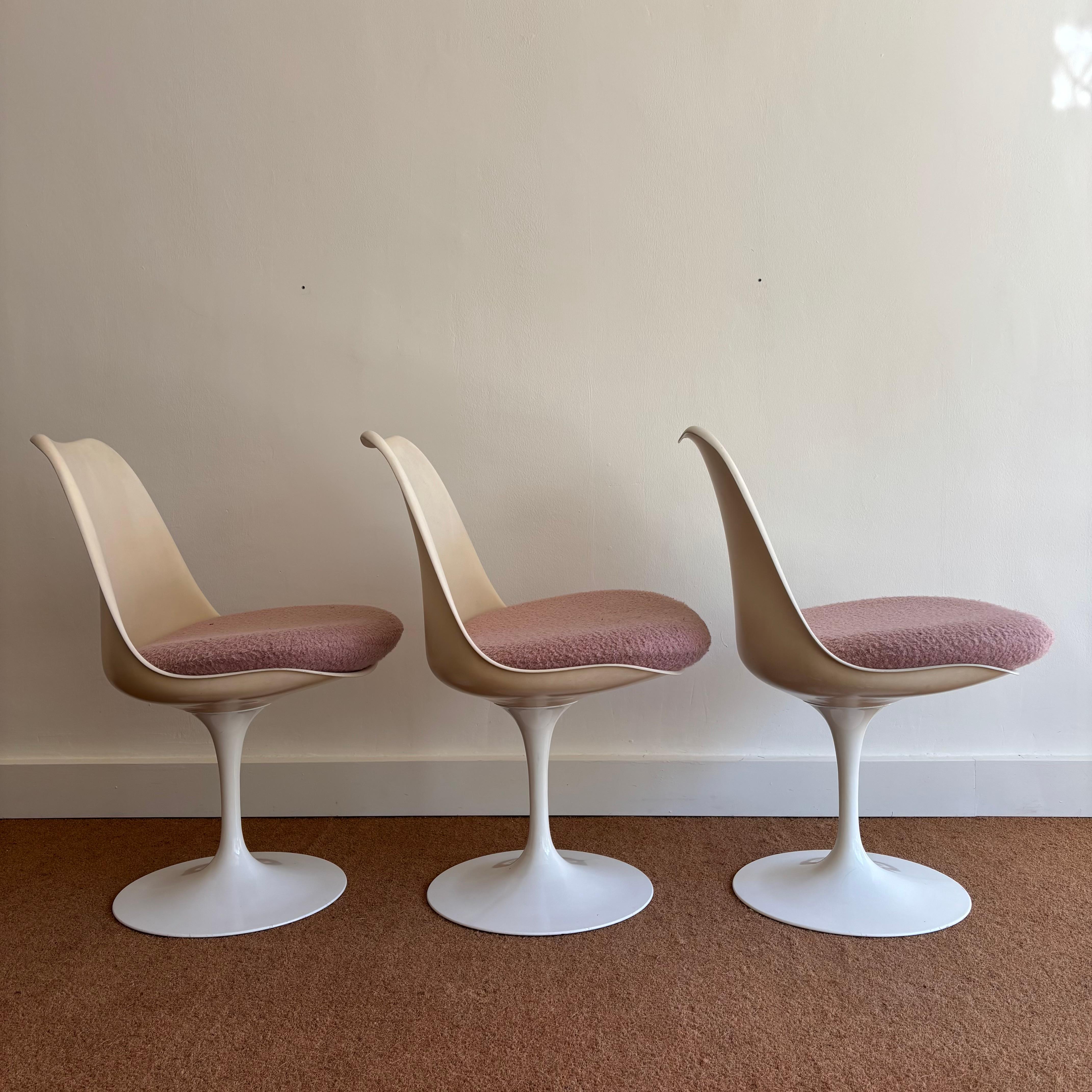 Ensemble de trois chaises modèle 