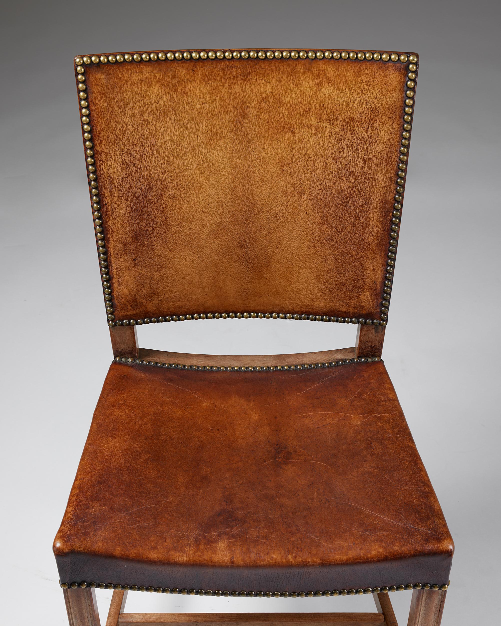 Satz von drei Stühlen 'The Red Chairs' Modell 3949 entworfen von Kaare Klint, Dänemark im Angebot 2