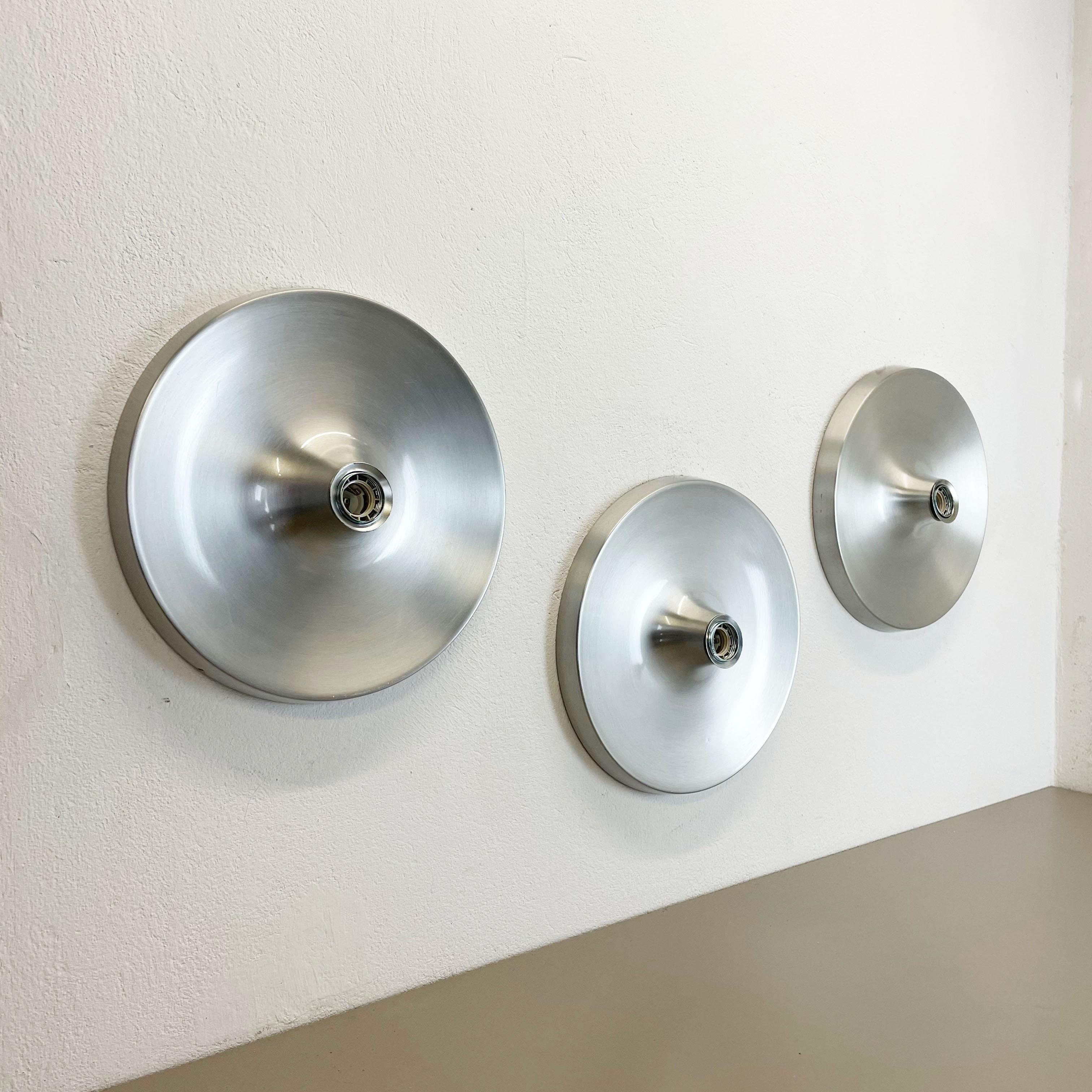 Set of Three Charlotte Perriand Disc Wall Light by Honsel Attrib, Germany, 1970s In Good Condition In Kirchlengern, DE