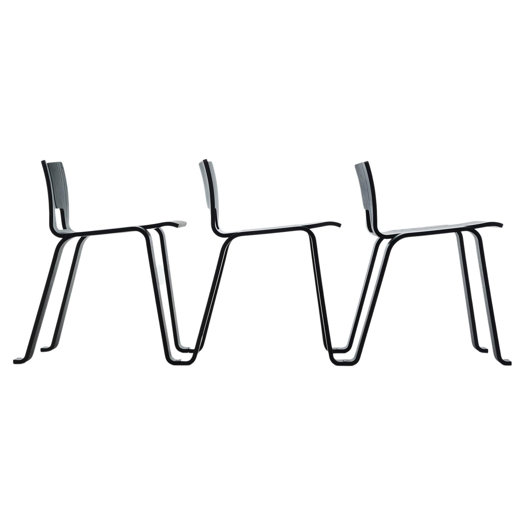 Ensemble de trois chaises Ombra Tokyo de Charlotte Perriand, en chêne teinté noir, par Cassina