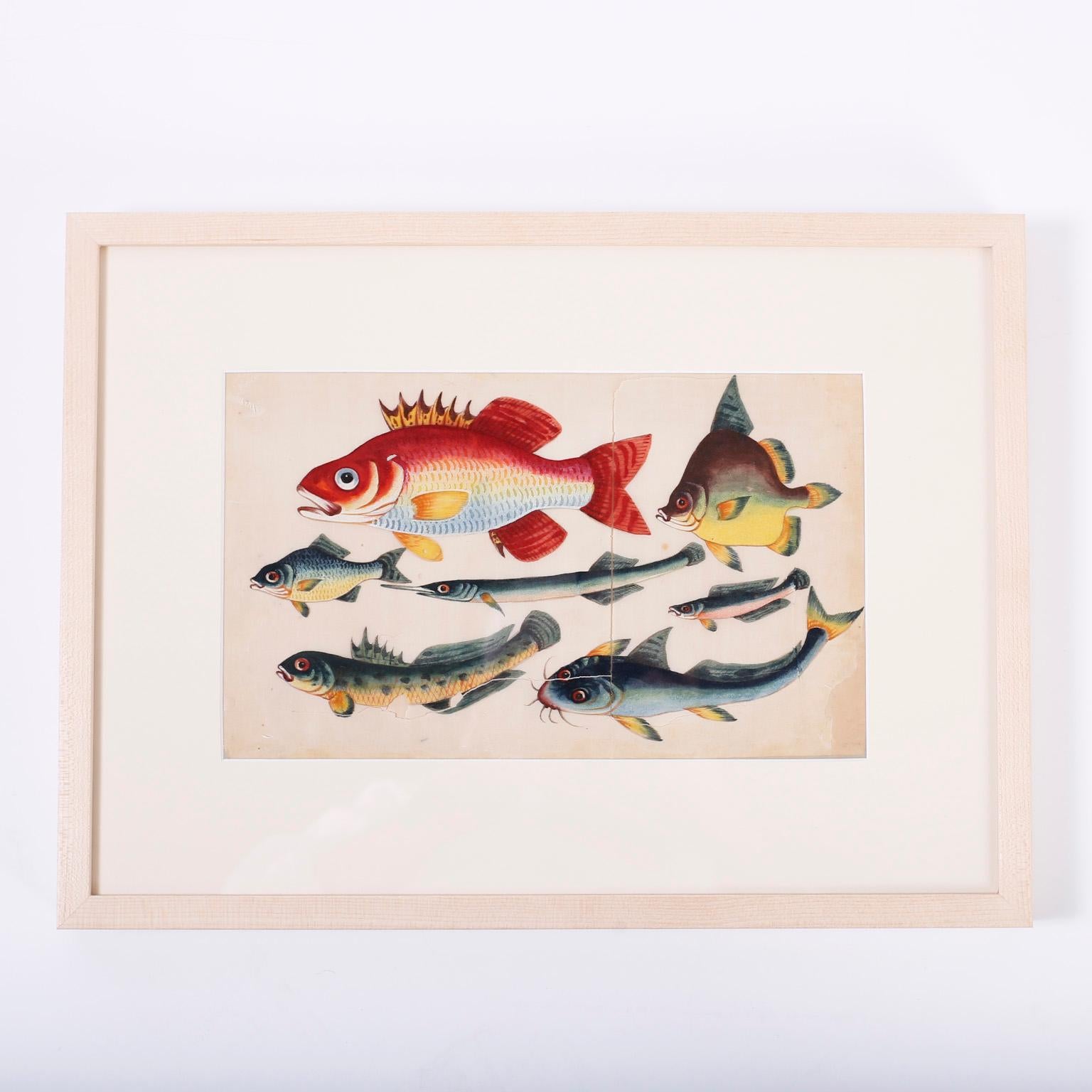 Chinois Ensemble de trois peintures chinoises en tissu représentant des poissons en vente