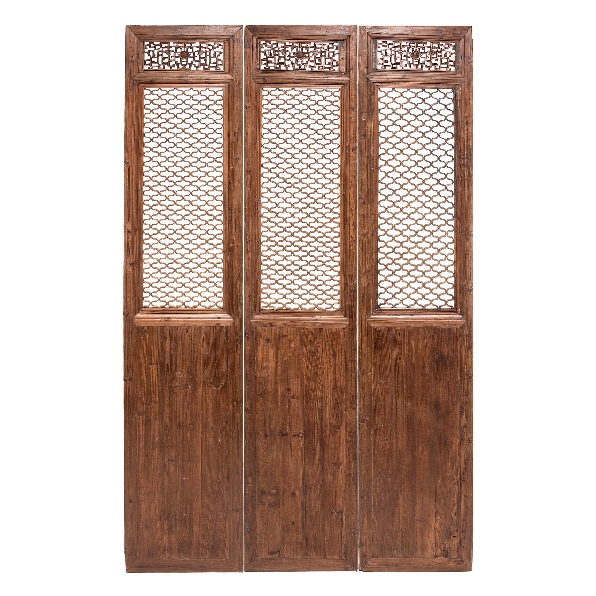 Qing Set of Three Chinese Quadrilobe Lattice Courtyard Panels, c. 1850 For Sale