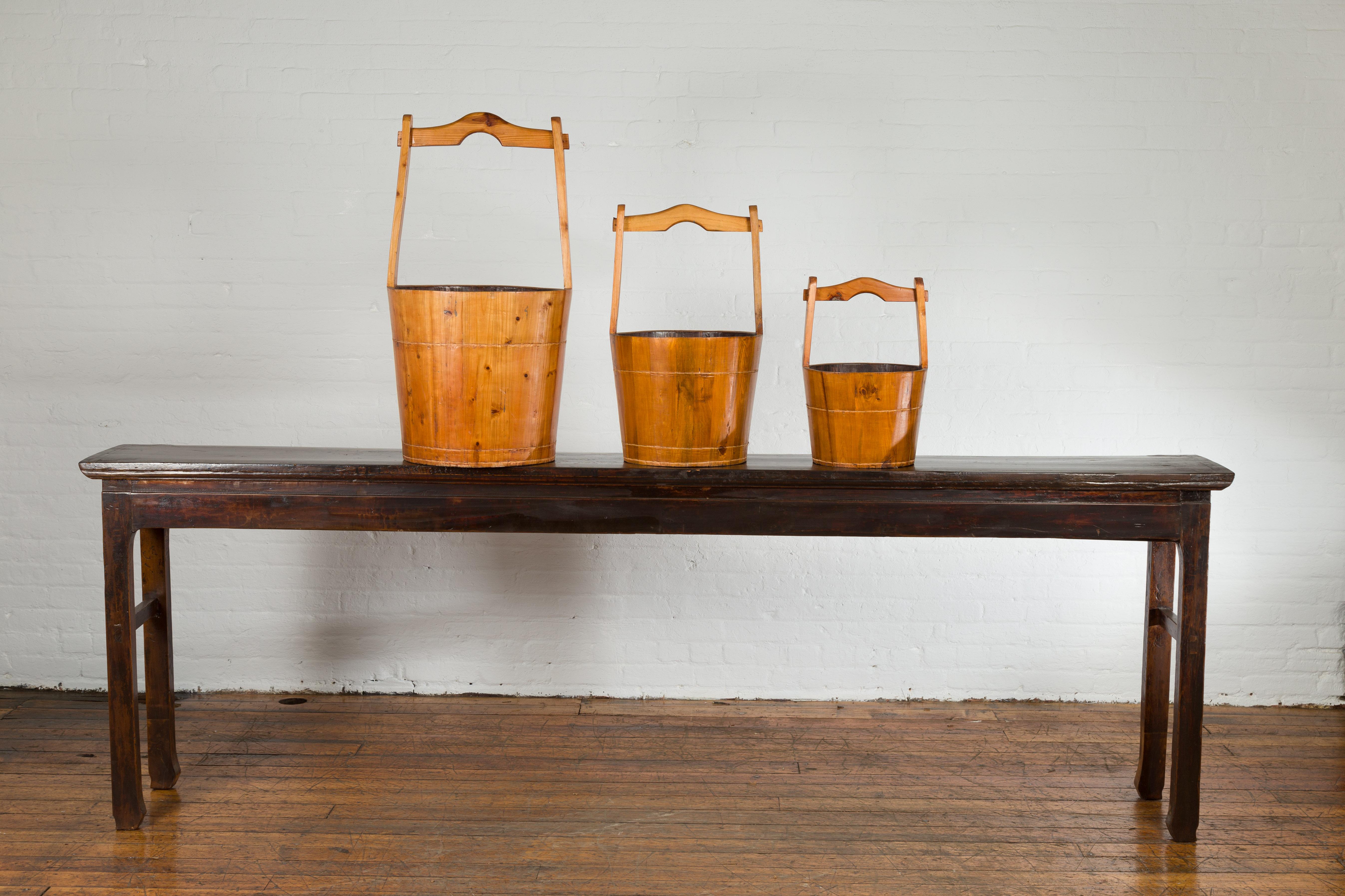 Set of Three Chinese Vintage Grain Nested Baskets with Large Handles For Sale 5