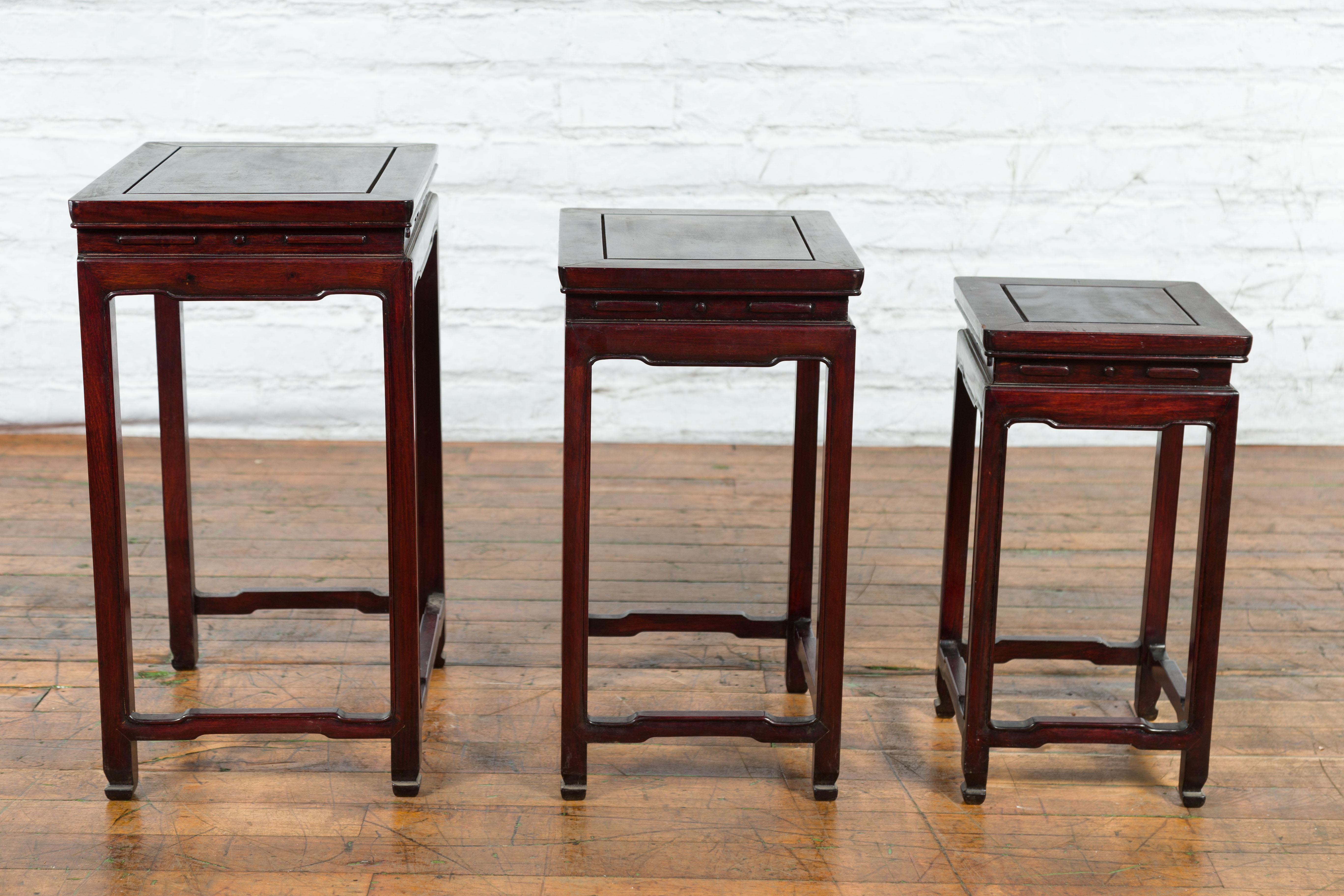 Set of Three Chinese Vintage Rosewood Nesting Tables with Reddish Brown Patina For Sale 3