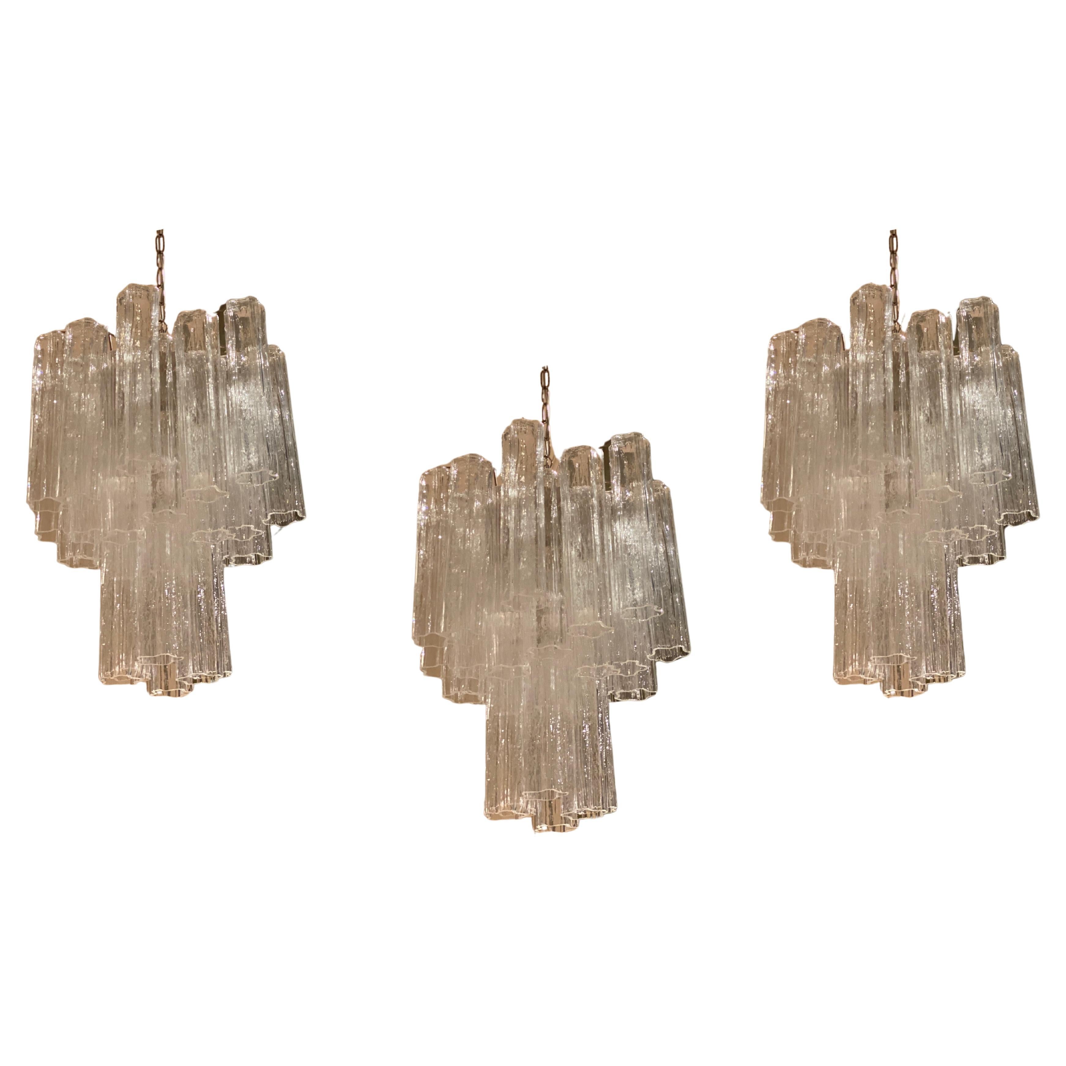 Satz von drei klassischen Murano-Kronleuchtern TRONCHI im Venini-Stil im Angebot