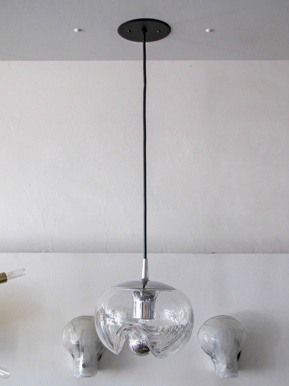Mid-Century moderno Set di tre luci a sospensione in vetro trasparente, 1970 in vendita