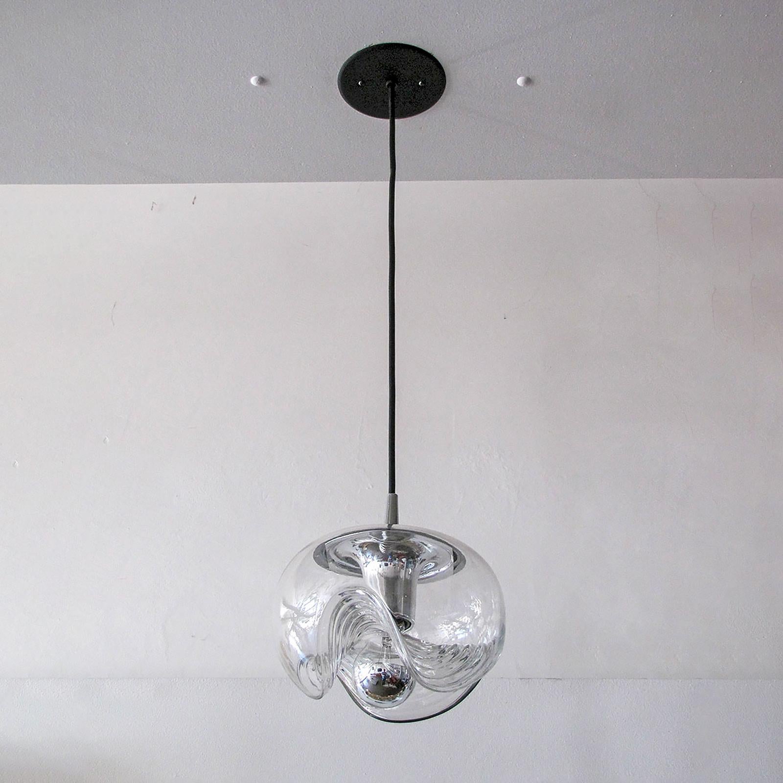 Colgantes intemporales de cristal transparente de Peill & Putzler, Alemania 1970, patrón ondulado en la parte inferior de un globo de 10,0
