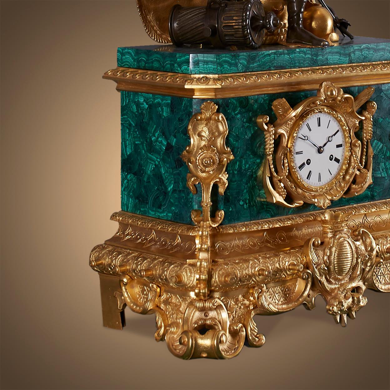 Set of three clocks and two pedestals from the 19th century. In Good Condition For Sale In Warsaw, PL