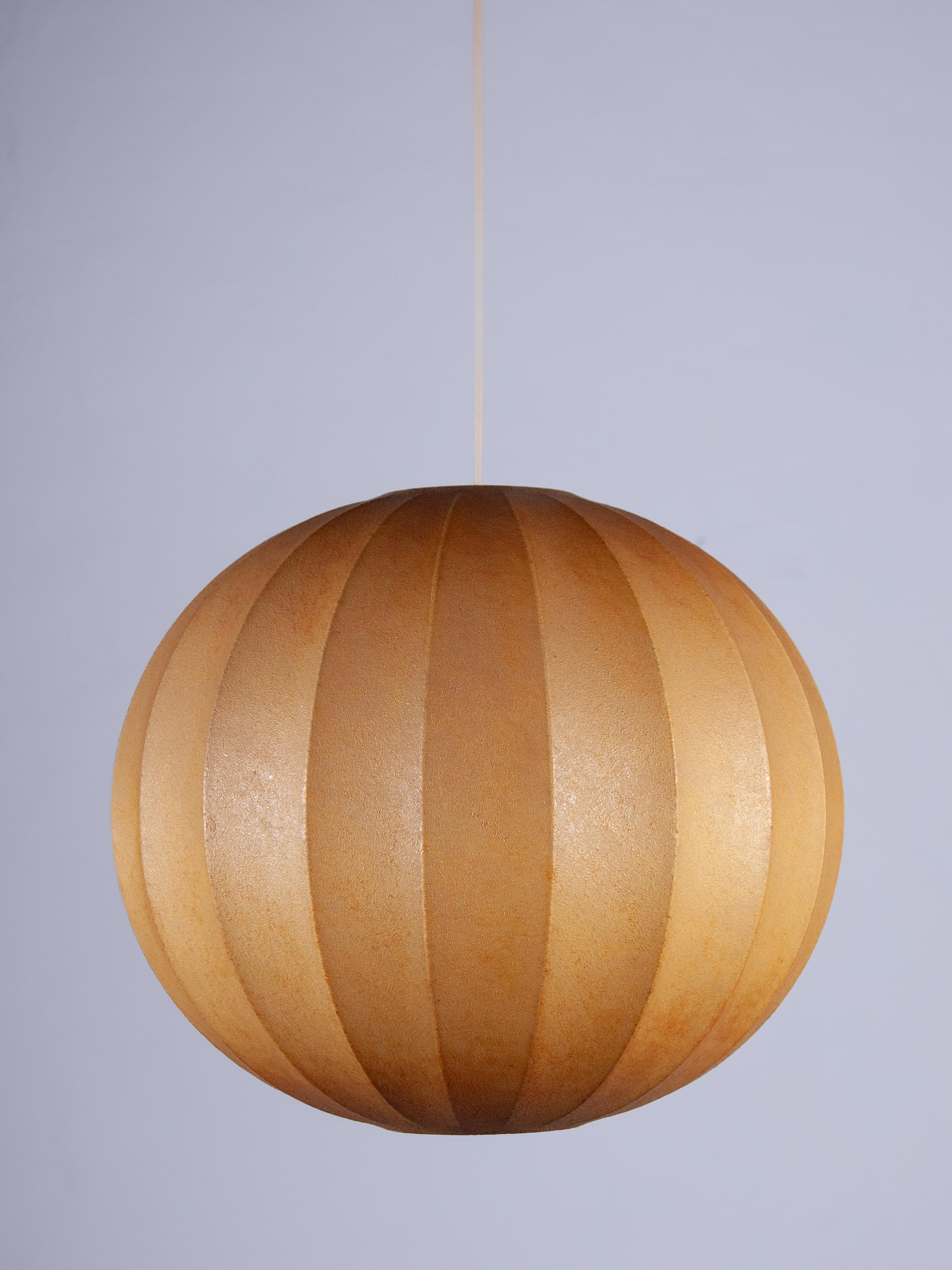 Mid-Century moderno Set di tre lampade a sospensione Cocoon, Achille & Pier Giancome Castiglioni '60 in vendita