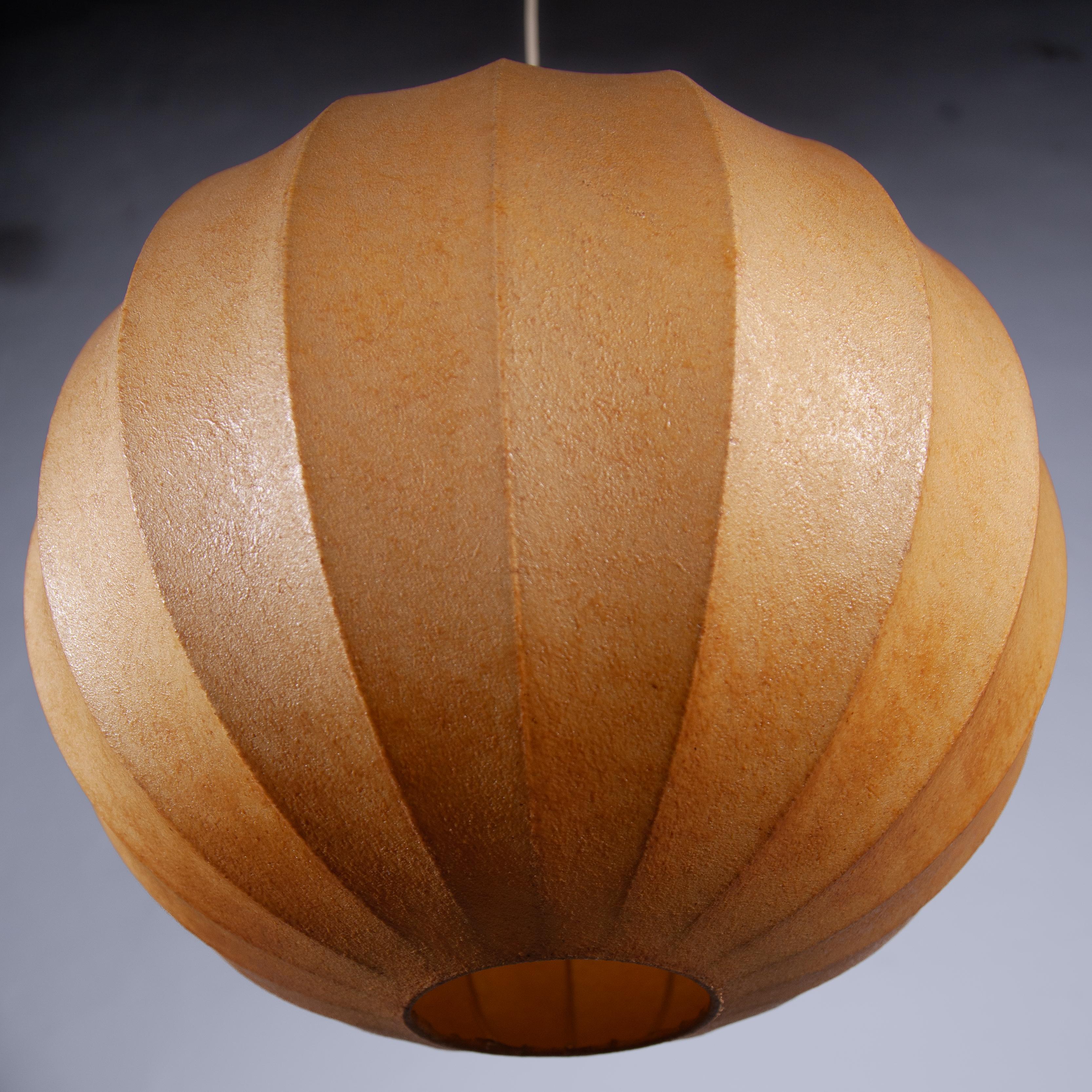 Set di tre lampade a sospensione Cocoon, Achille & Pier Giancome Castiglioni '60 In condizioni buone in vendita a Antwerp, BE