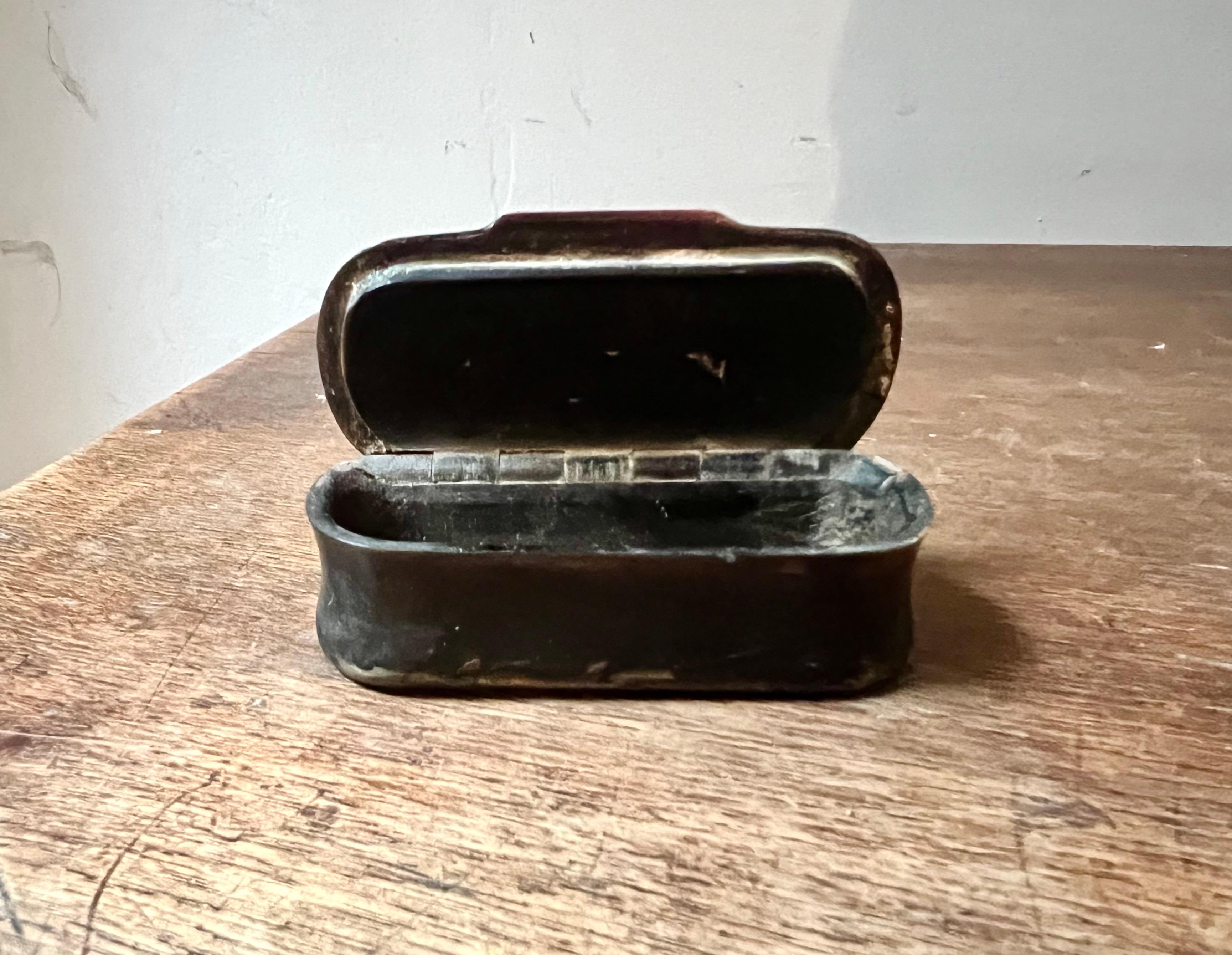 Set di tre tabacchiere da collezione, XIX secolo in vendita 4