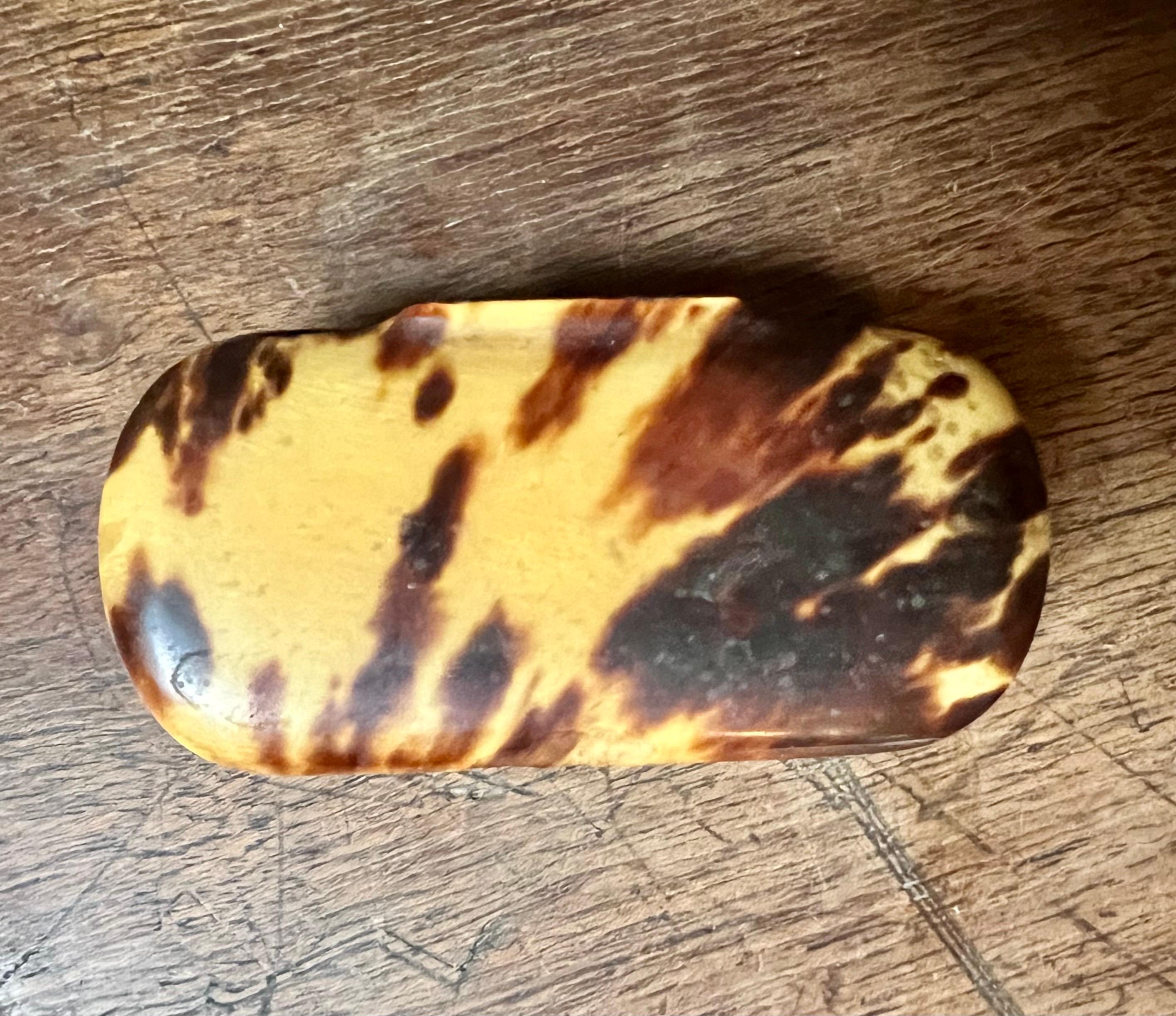 Set di tre tabacchiere da collezione, XIX secolo in vendita 6