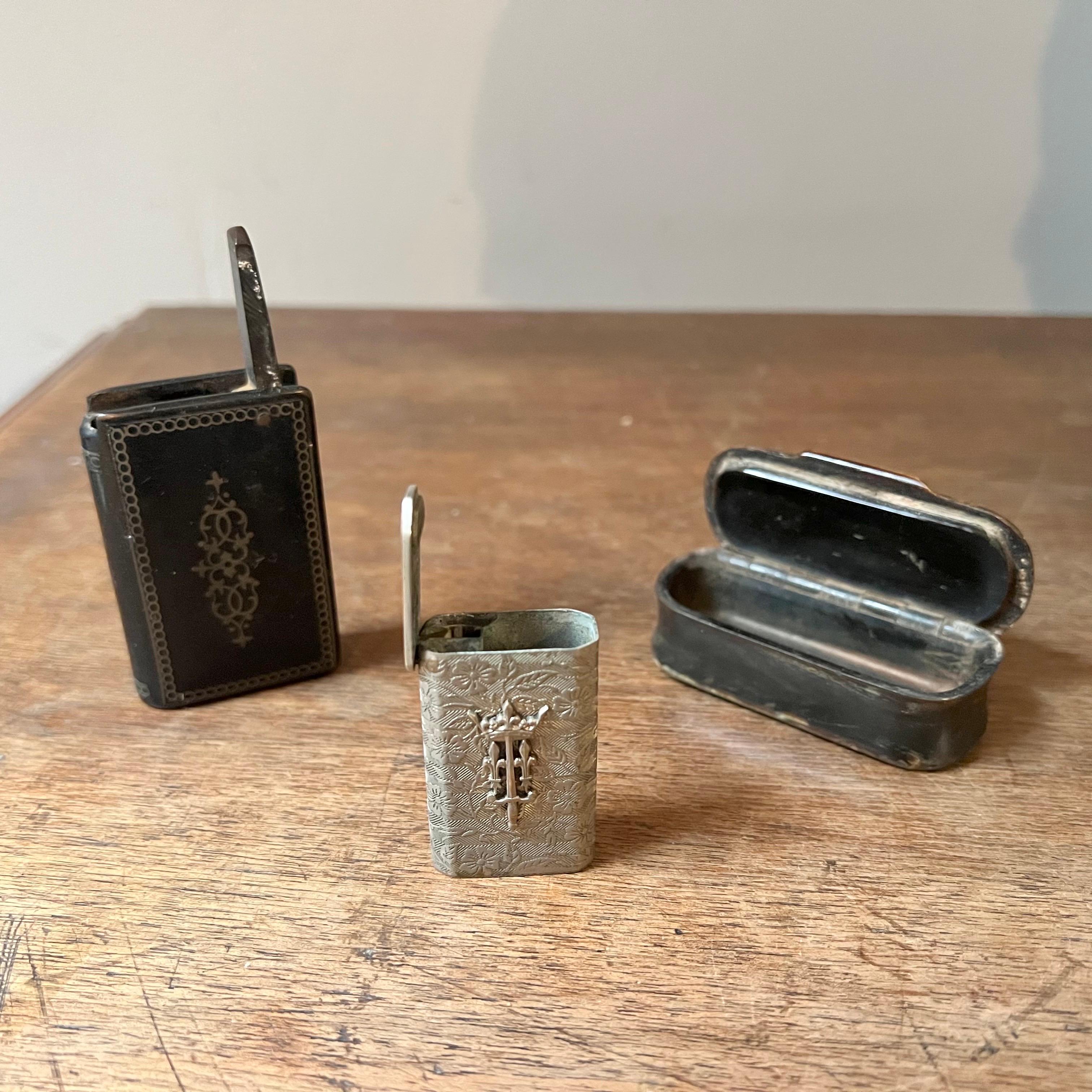 Set di tre tabacchiere da collezione, XIX secolo in vendita 11