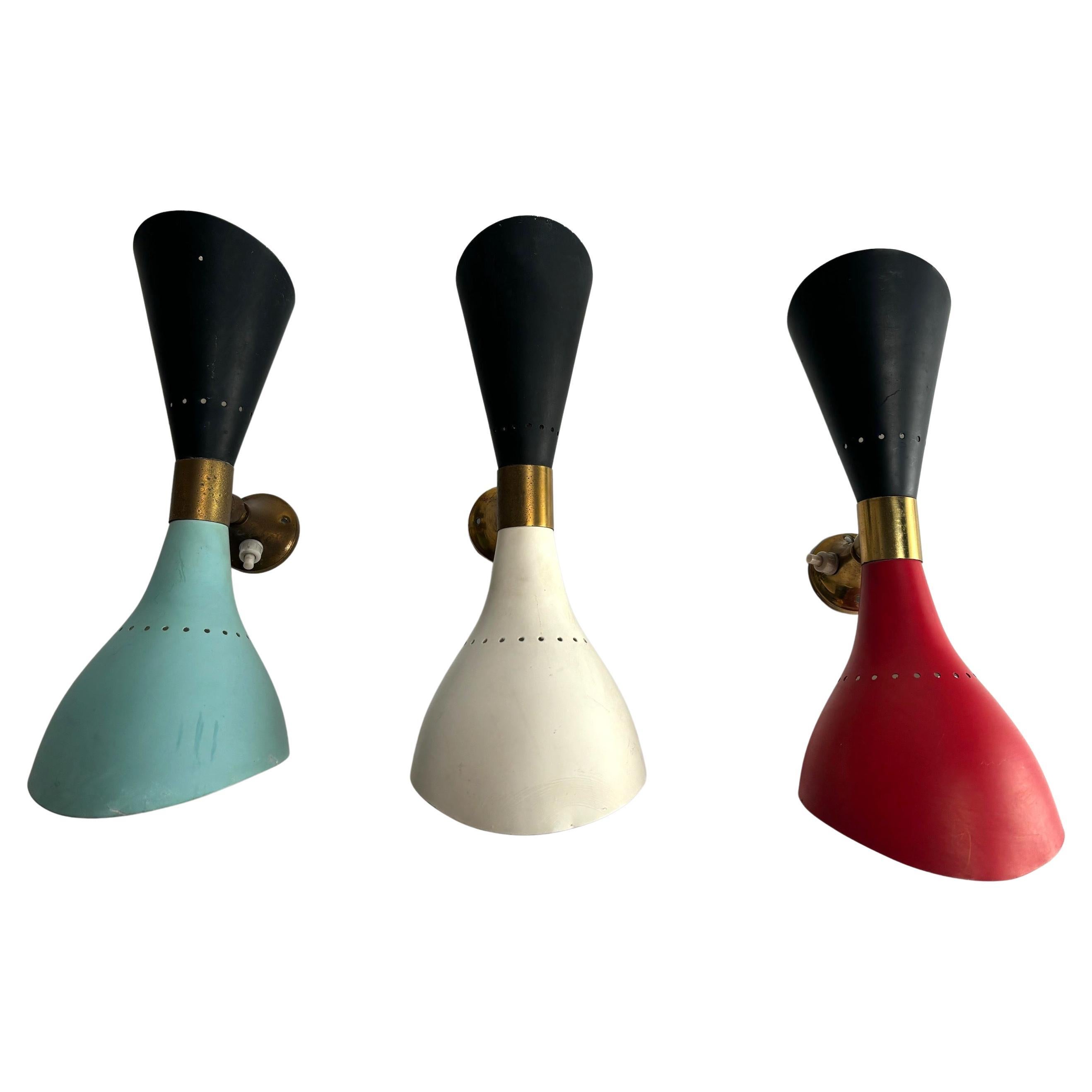 Set di tre lampade da parete in ottone e metallo colorato di Stilnovo, Italia, anni '50