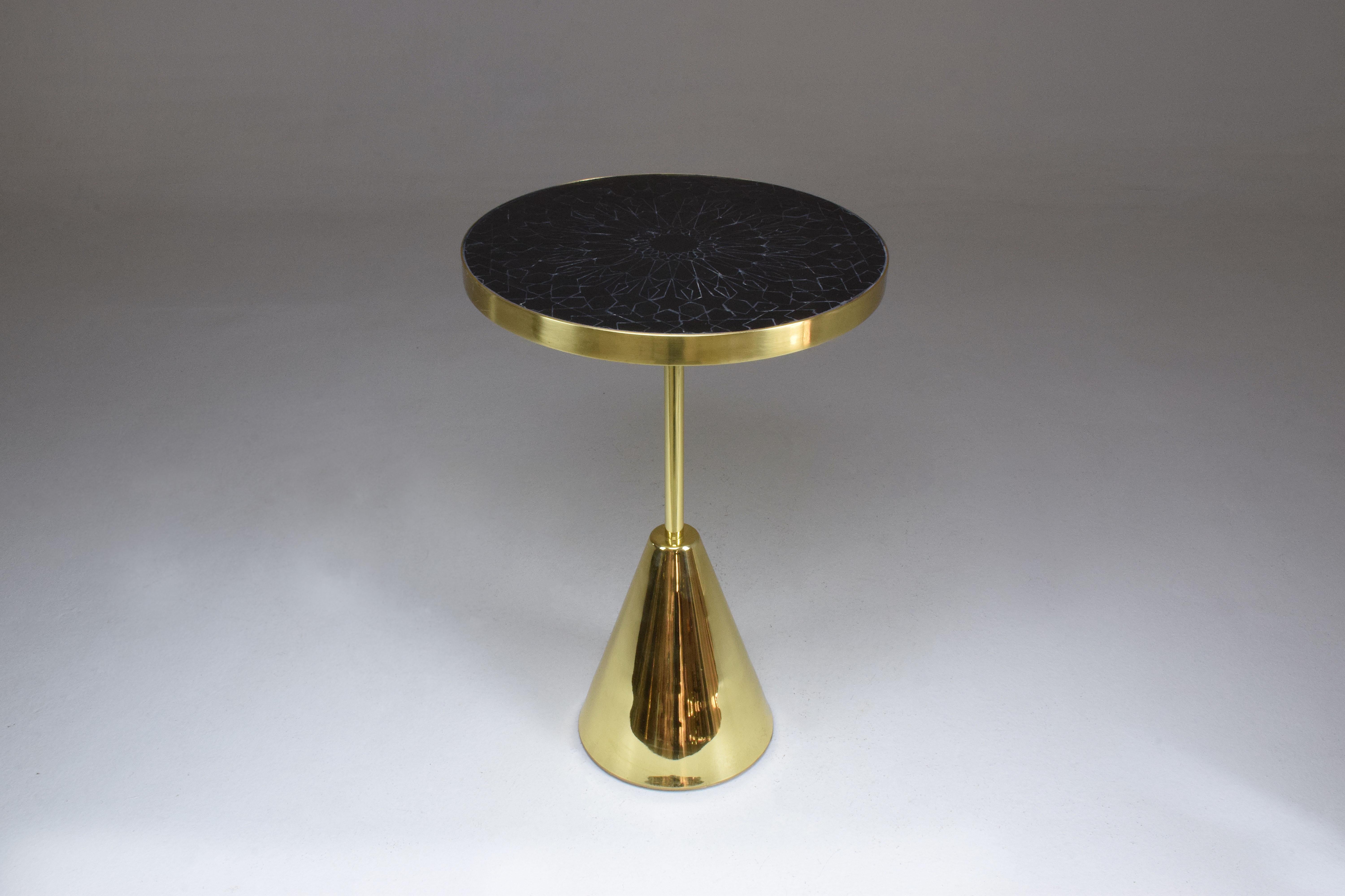 Set of Three Contemporary Brass Mosaic Side Tables, Flow Collection For Sale 3