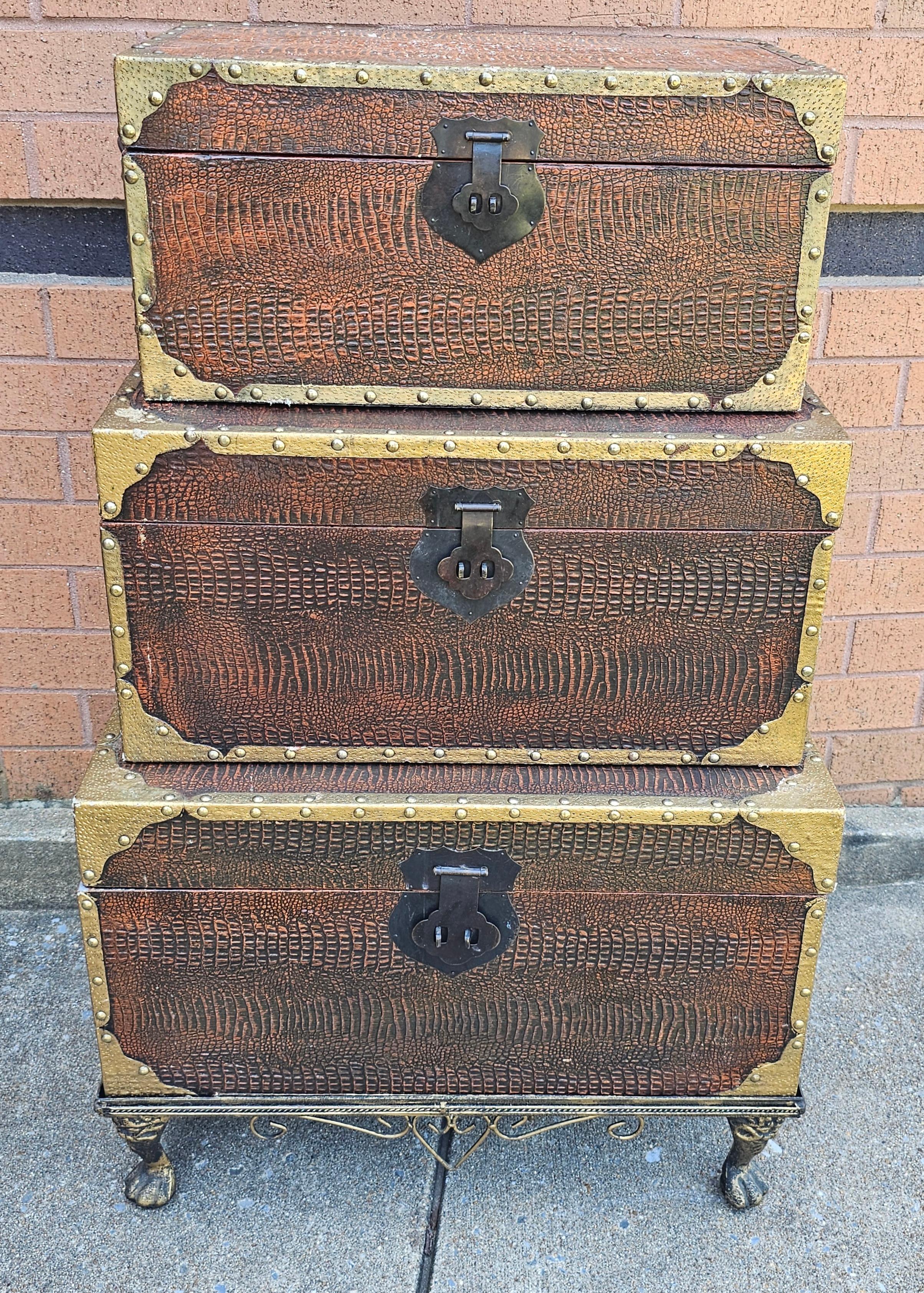 20th Century Set of Three Contemporary Graduated Stacking Storage Chests on Base For Sale