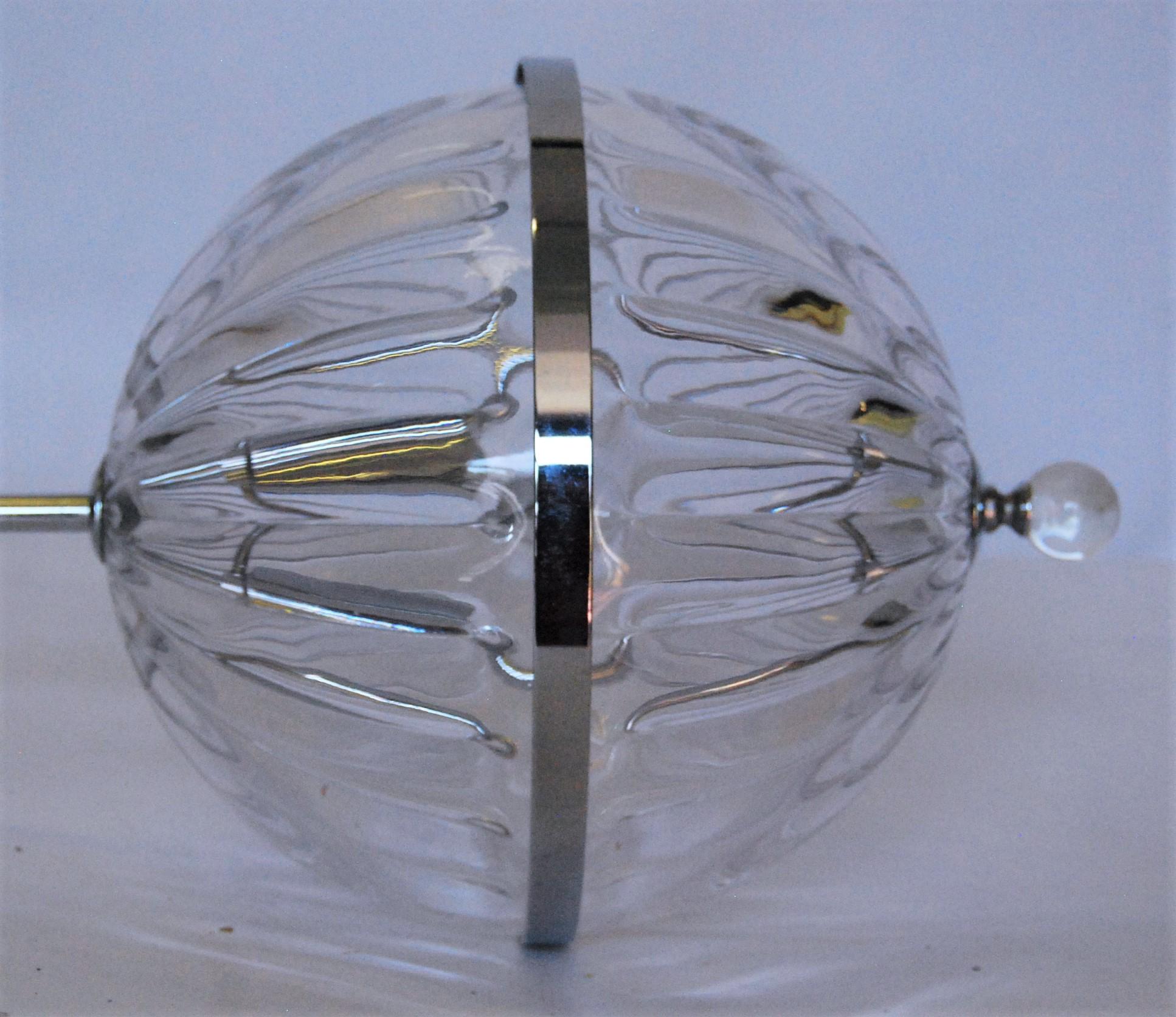 Set of Three Contemporary Modern Hanging Chrome Blown glass Globe Lights (20. Jahrhundert) im Angebot