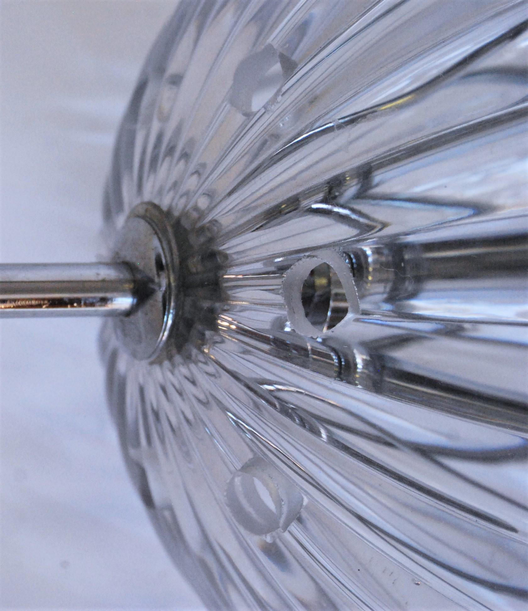 Set of Three Contemporary Modern Hanging Chrome Blown glass Globe Lights (Glas) im Angebot
