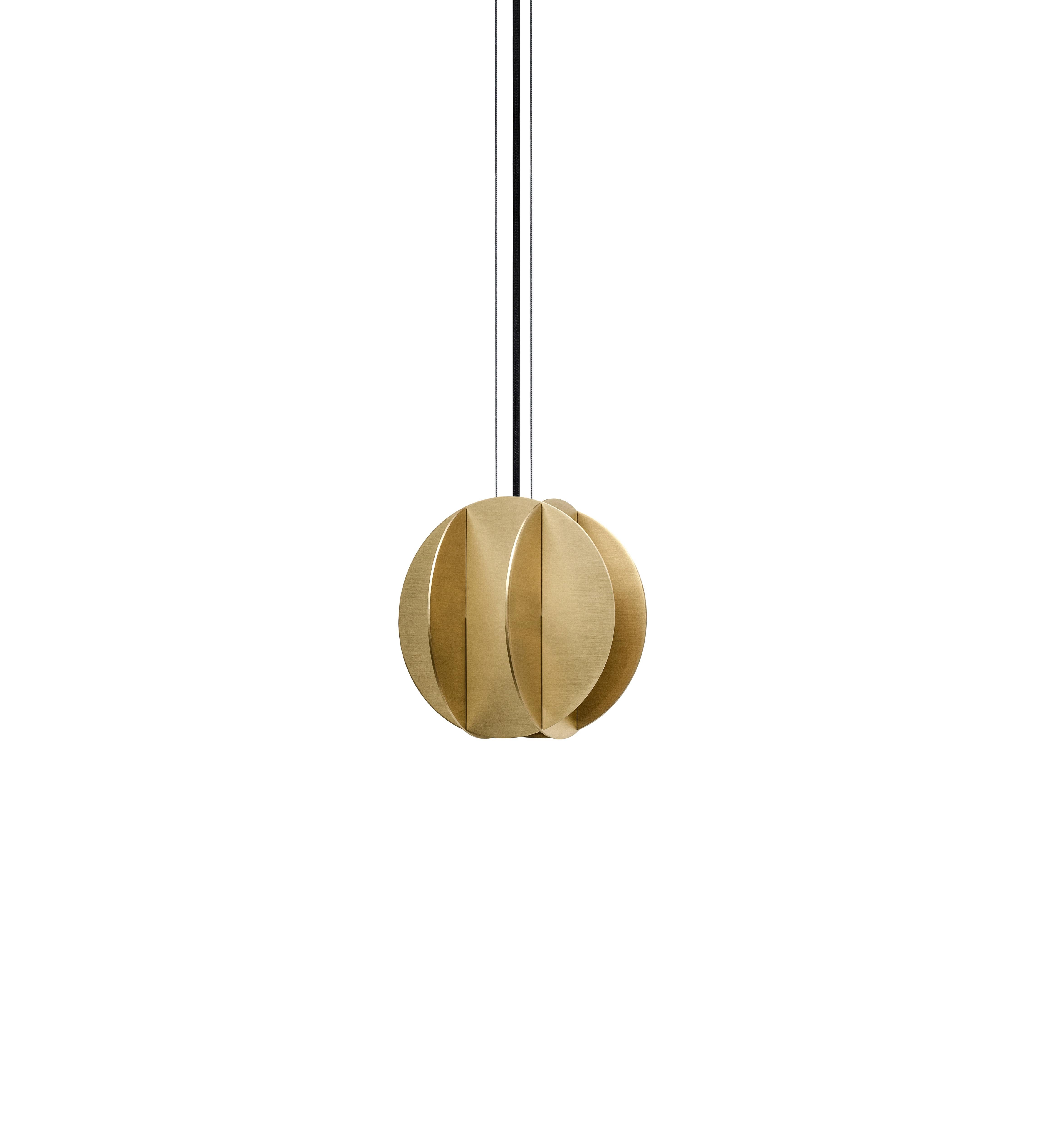 Ucraino Set di tre lampade a sospensione contemporanee El Lamps CS1 di Noom in ottone in vendita