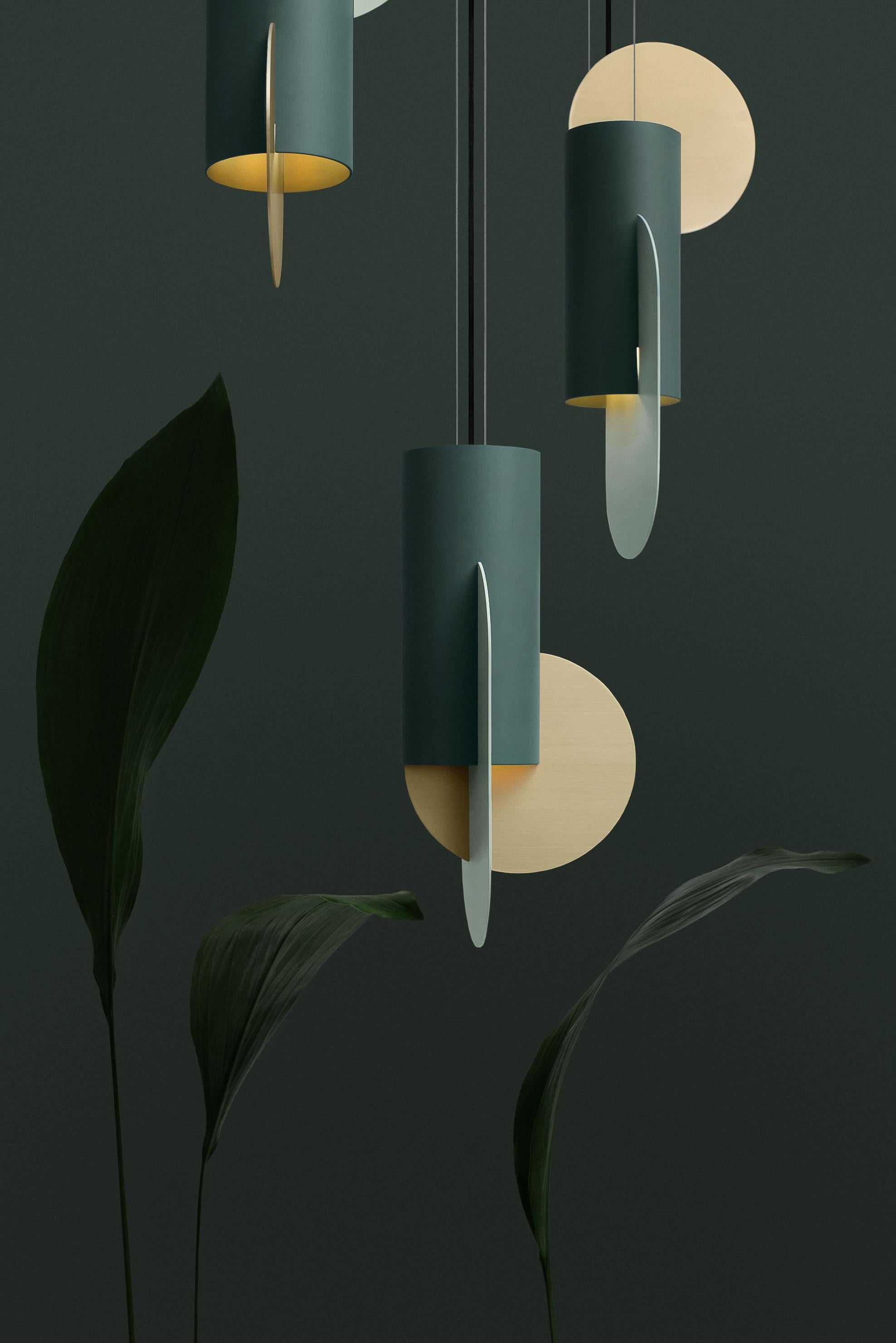 Set di tre lampade a sospensione contemporanee Suprematic CS6 di NOOM in ottone e acciaio in vendita 5