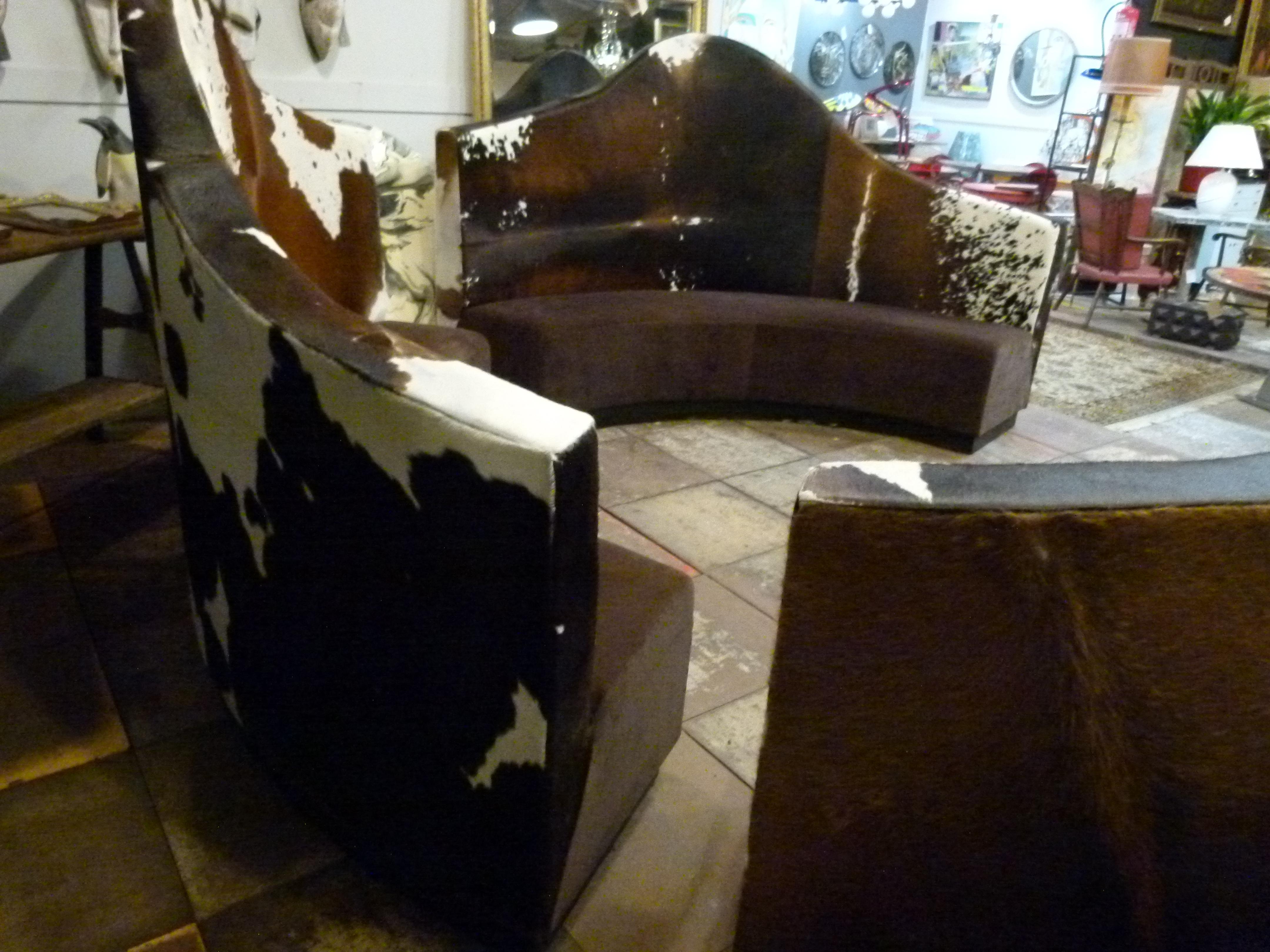 Set of Cow Leather Sofas, France In Good Condition In Vulpellac, Girona