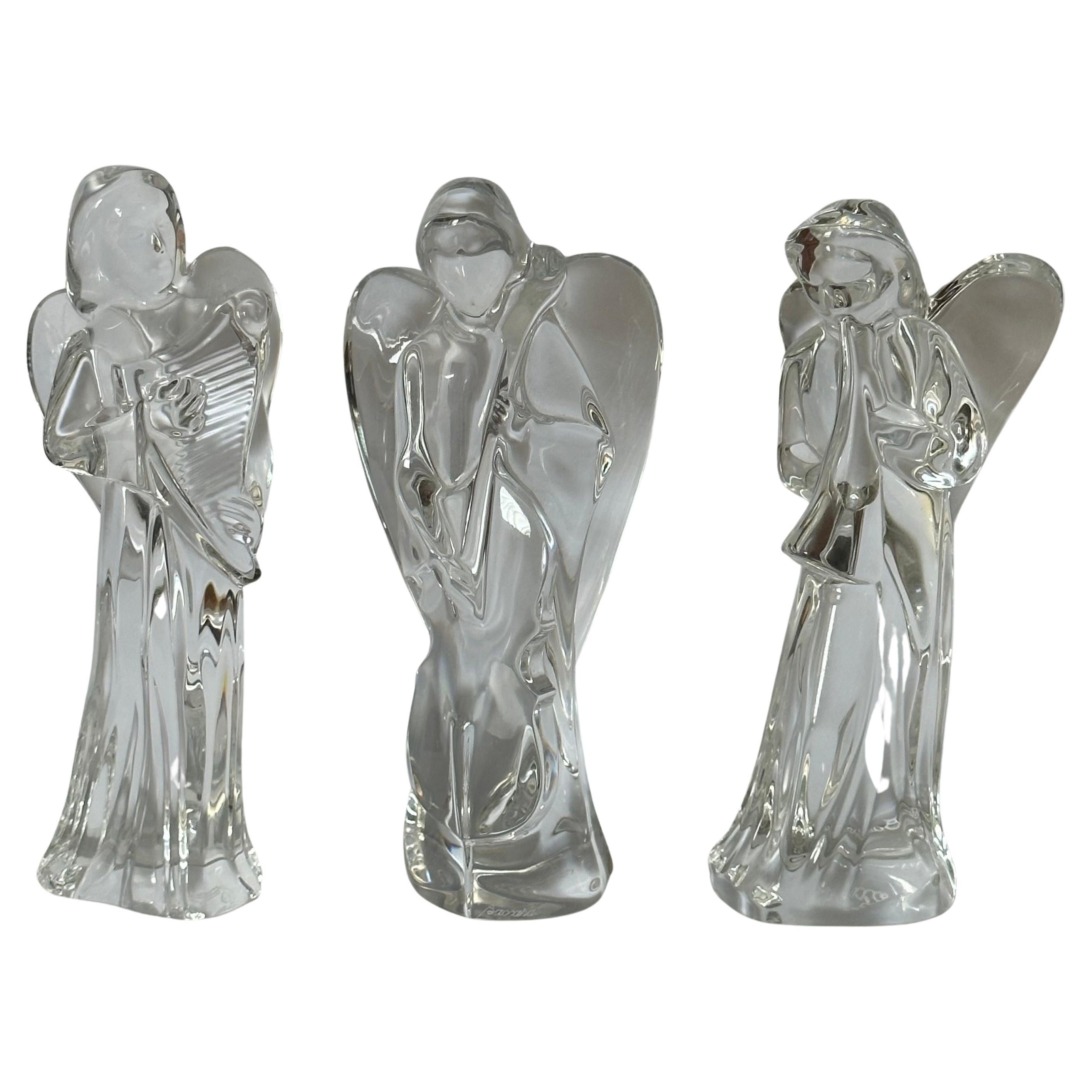 Set von drei Kristall-Engeln, die Instrumente spielen, von Baccarat im Angebot