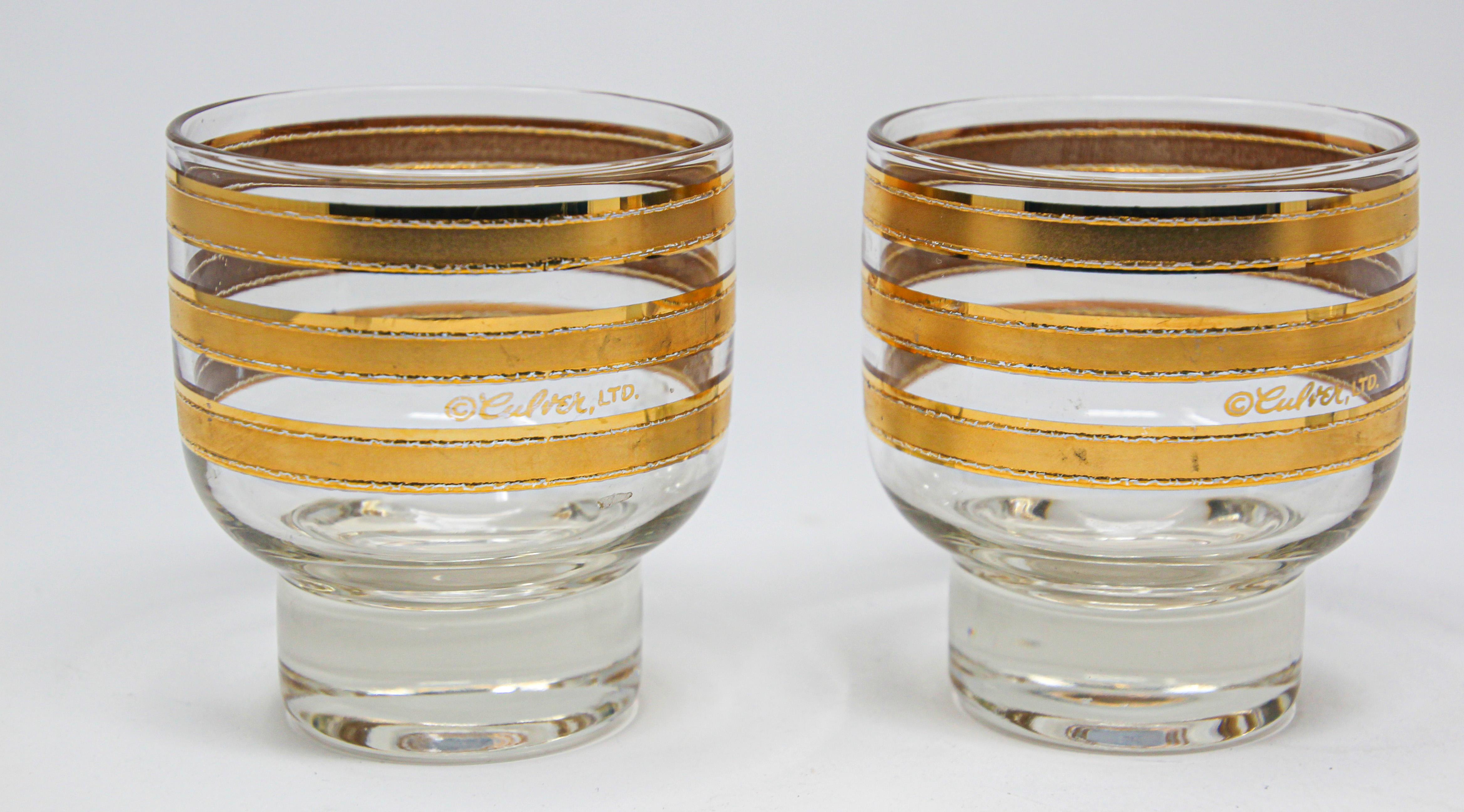 Vintage midcentury Culver barware glasses with gold leaf finish.
Set includes 3 Culver midcentury vintage 22-karat. Gold footed rocks glasses
Signed Culver.
A perfect set for your home bar or bar cart! A fabulous and rare find of midcentury