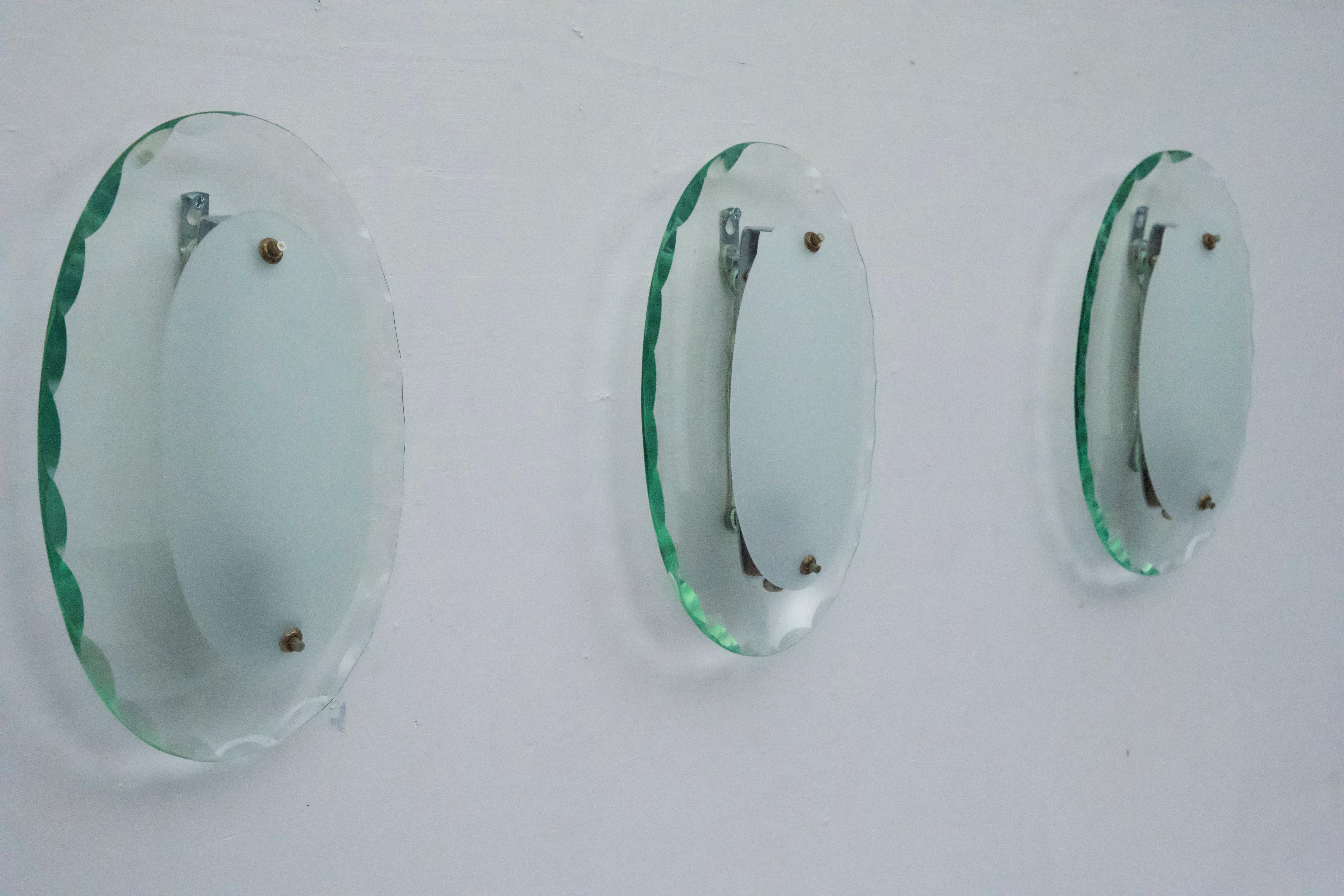 Mid-Century Modern Set of Three Curved Glass Sconces by Cristal Art, Italy, 1960s For Sale