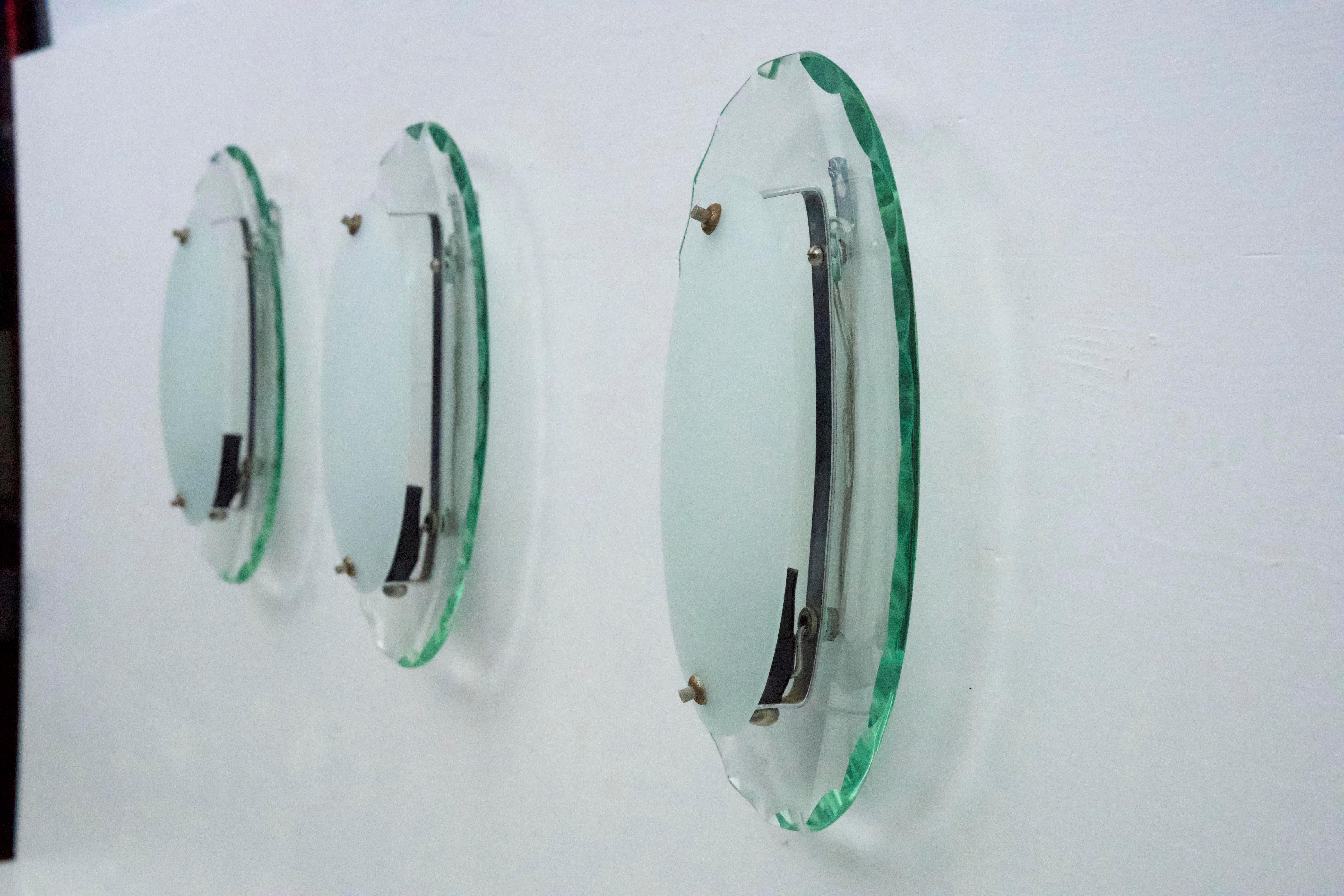 Set of Three Curved Glass Sconces by Cristal Art, Italy, 1960s For Sale 3