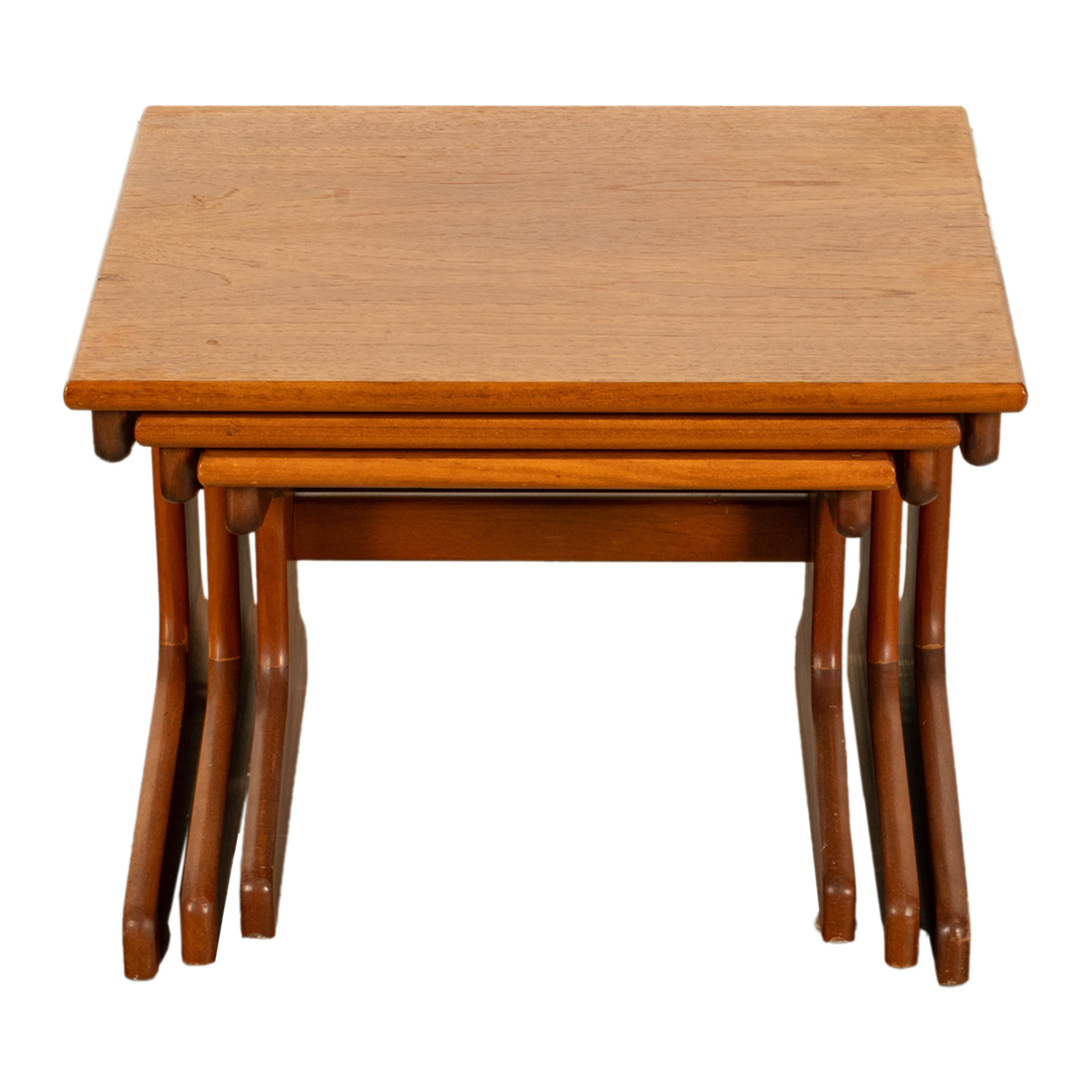 Set of Three Danish Mid Century Modern Teak Nesting Side Coffee Tables 1960s For Sale 10